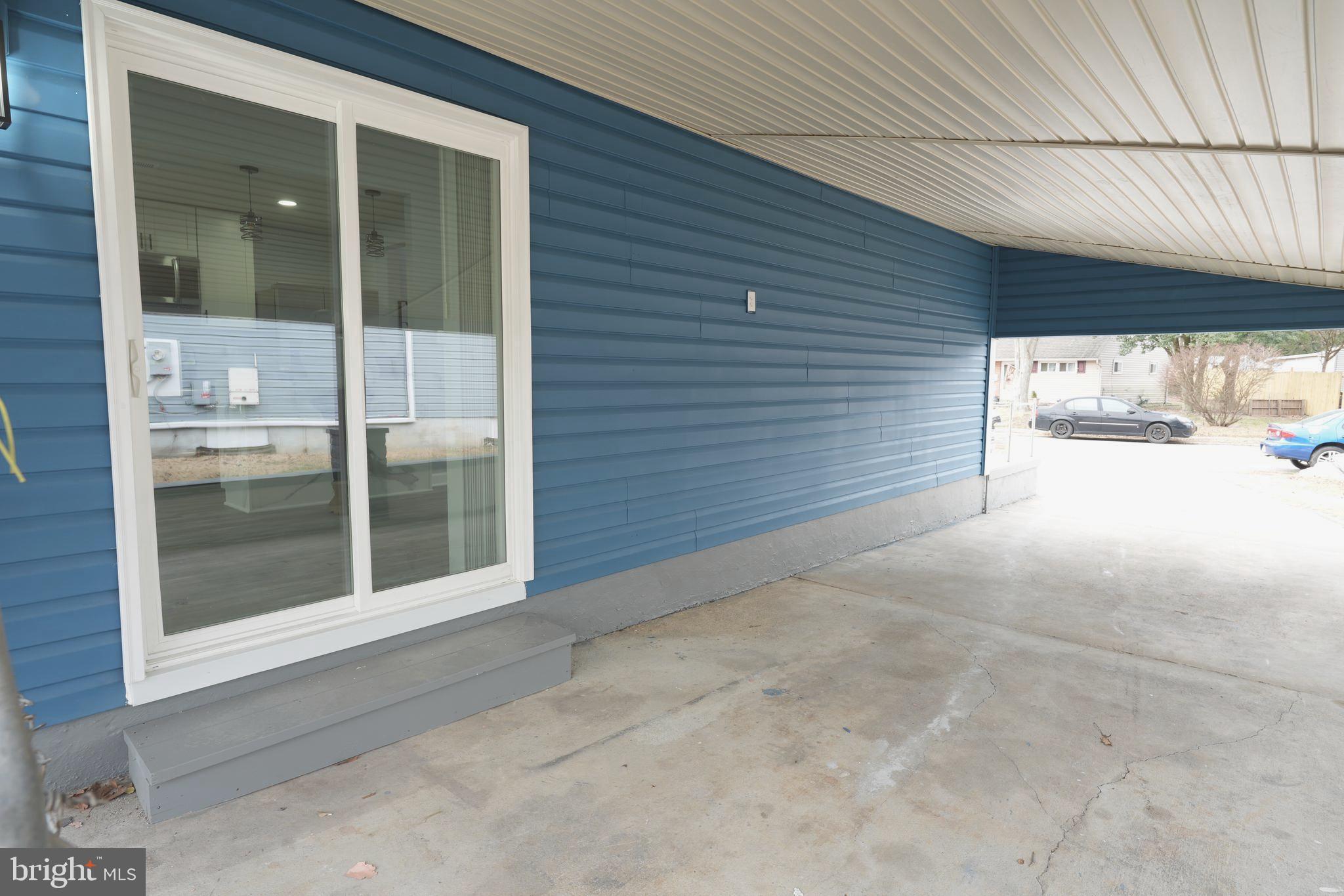 COUNTRY CLUB ESTATES - Residential