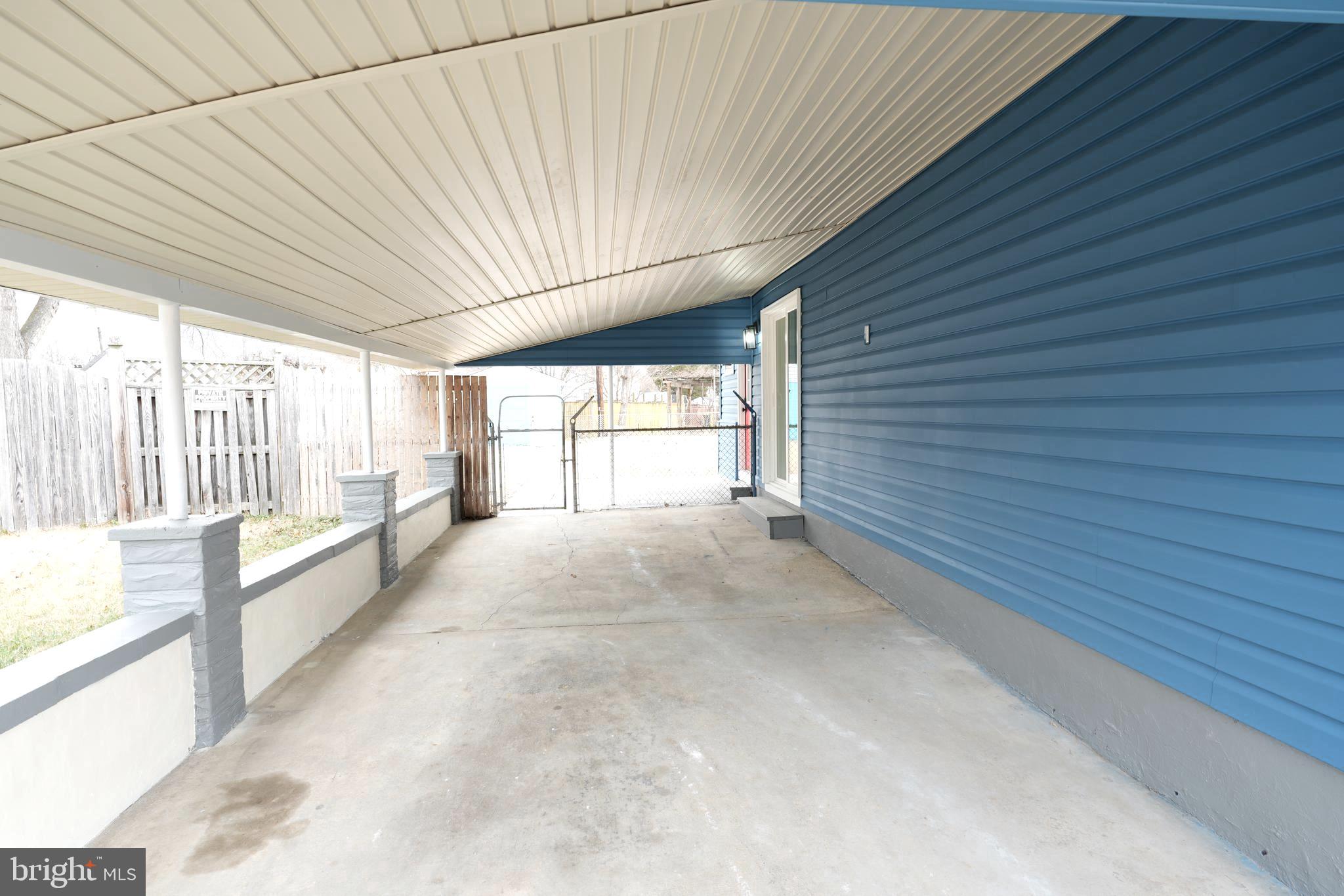 COUNTRY CLUB ESTATES - Residential