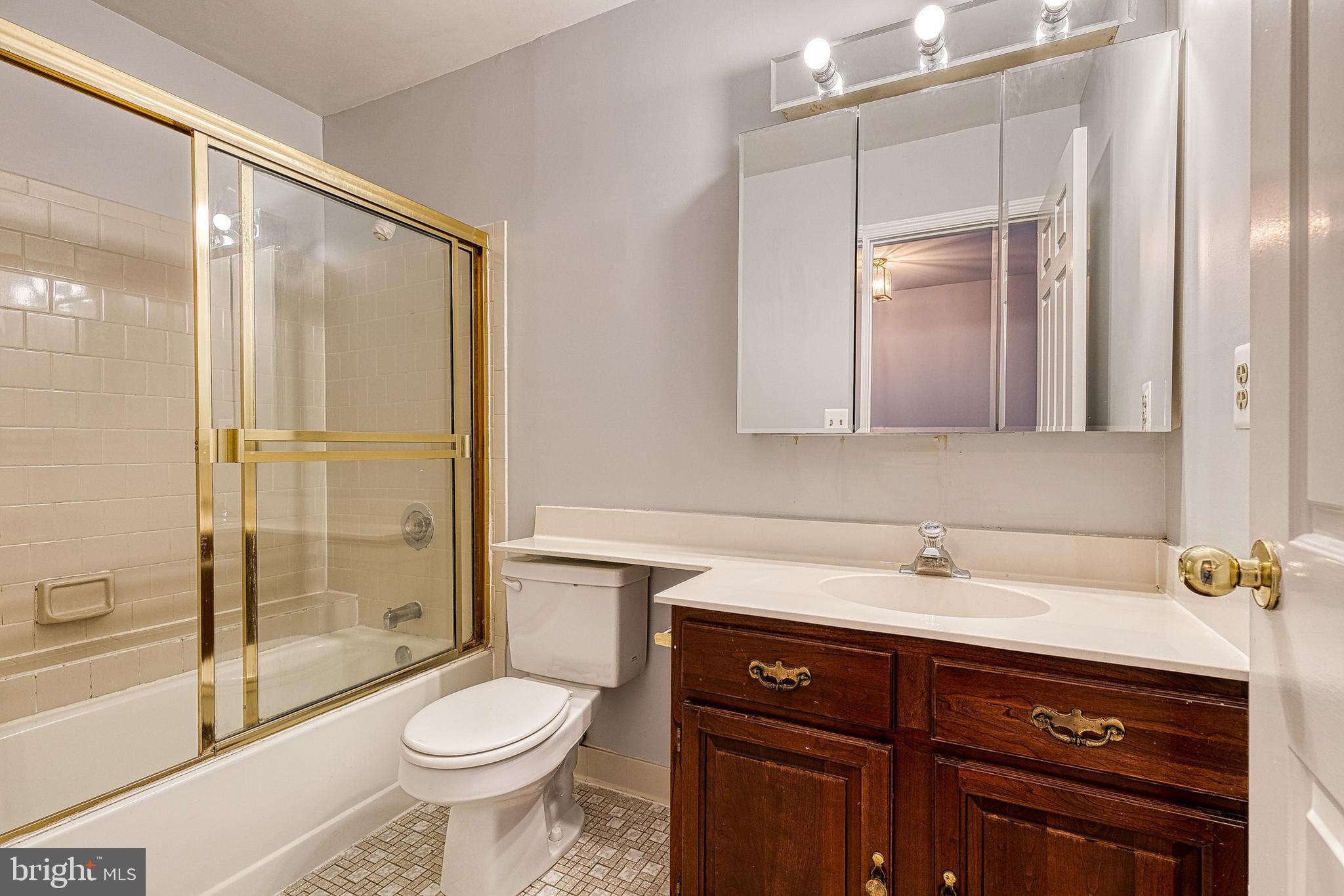 HUNTERS RUN - Residential Lease