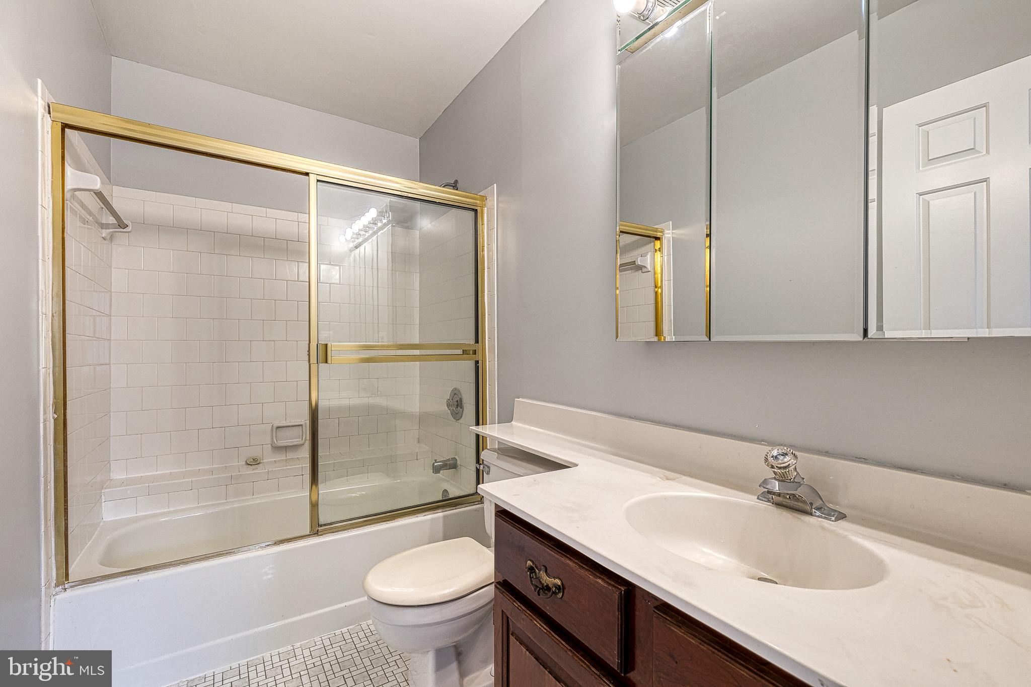 HUNTERS RUN - Residential Lease