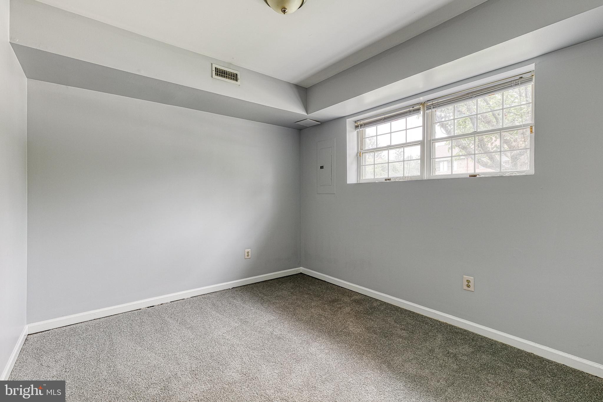 HUNTERS RUN - Residential Lease