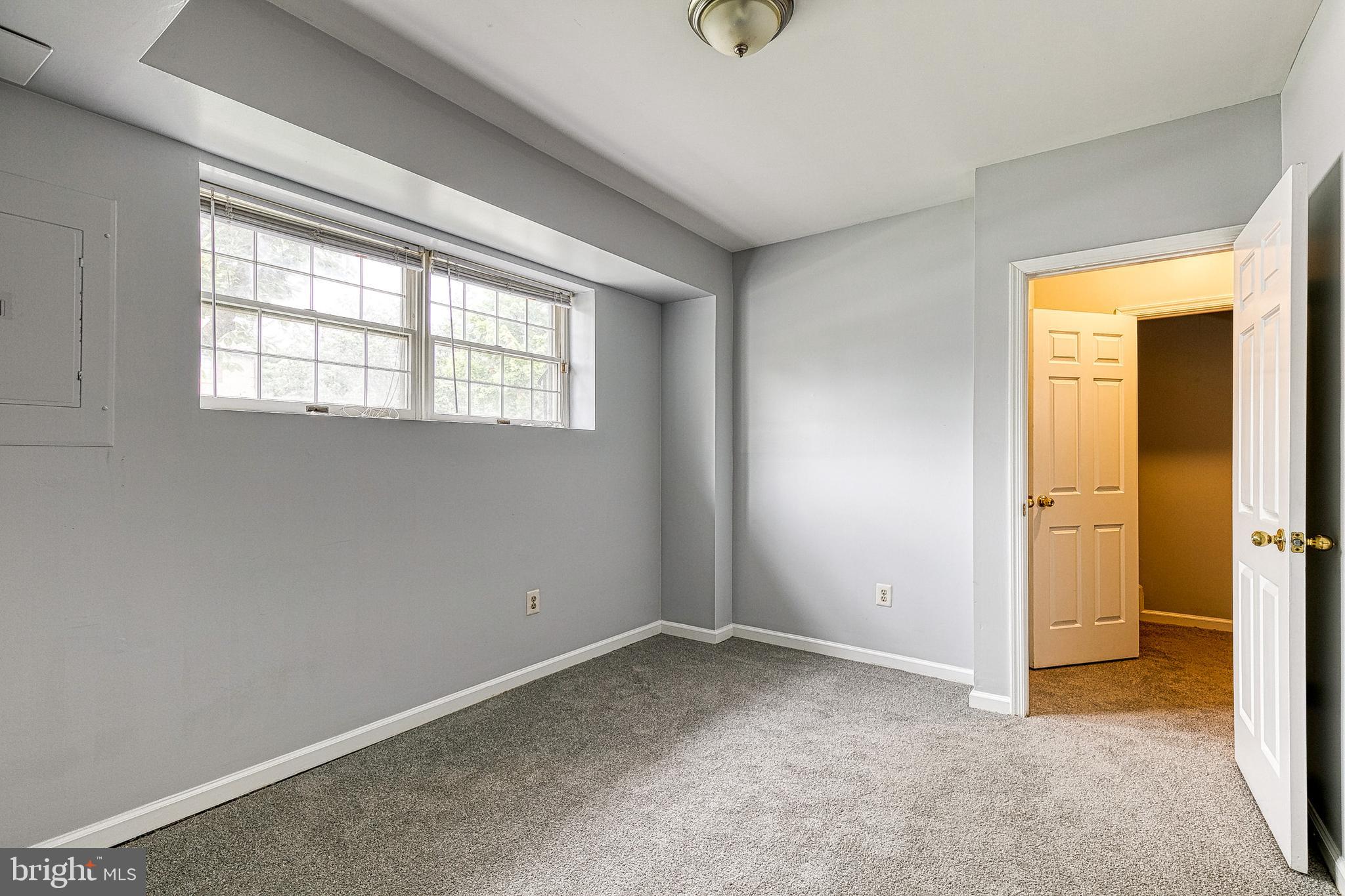 HUNTERS RUN - Residential Lease