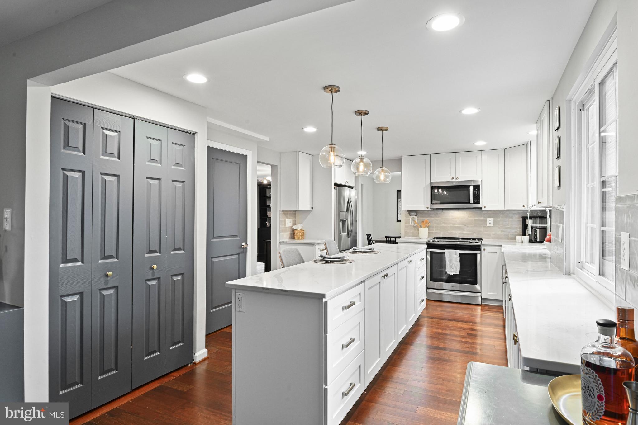 LEXINGTON ESTATES - Residential