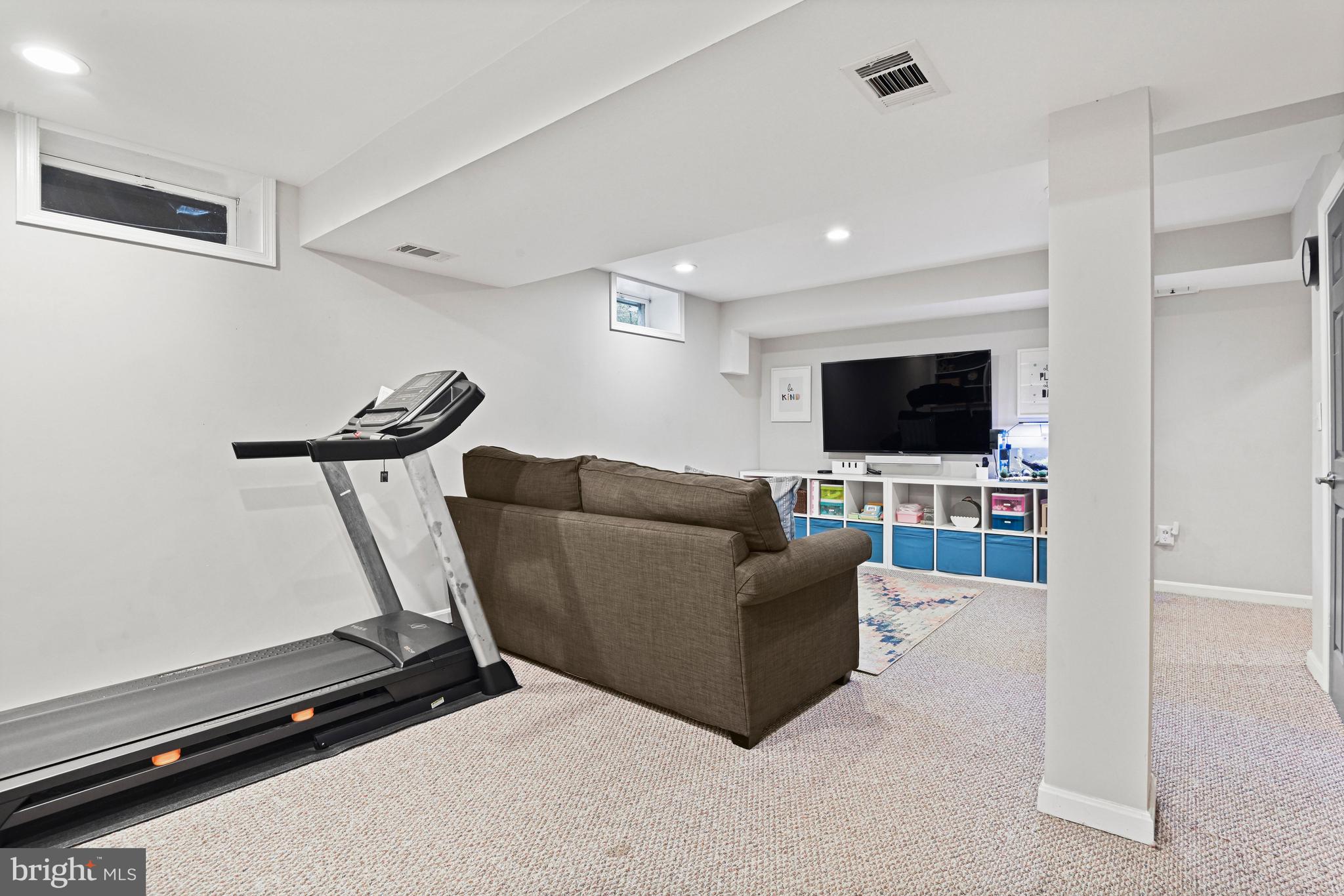 LEXINGTON ESTATES - Residential