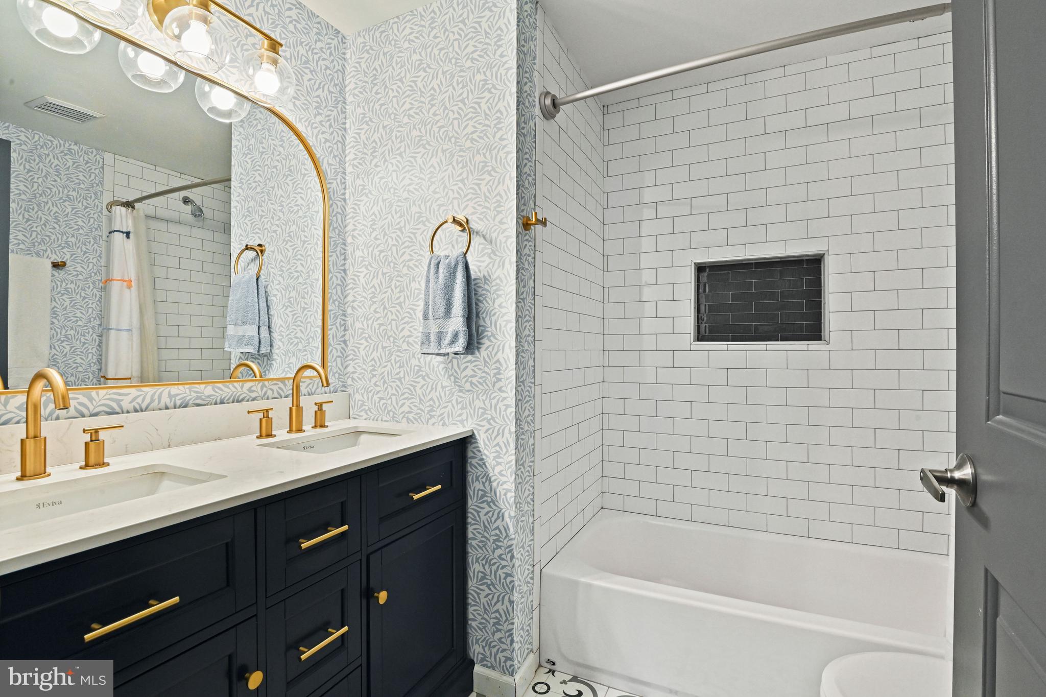 LEXINGTON ESTATES - Residential
