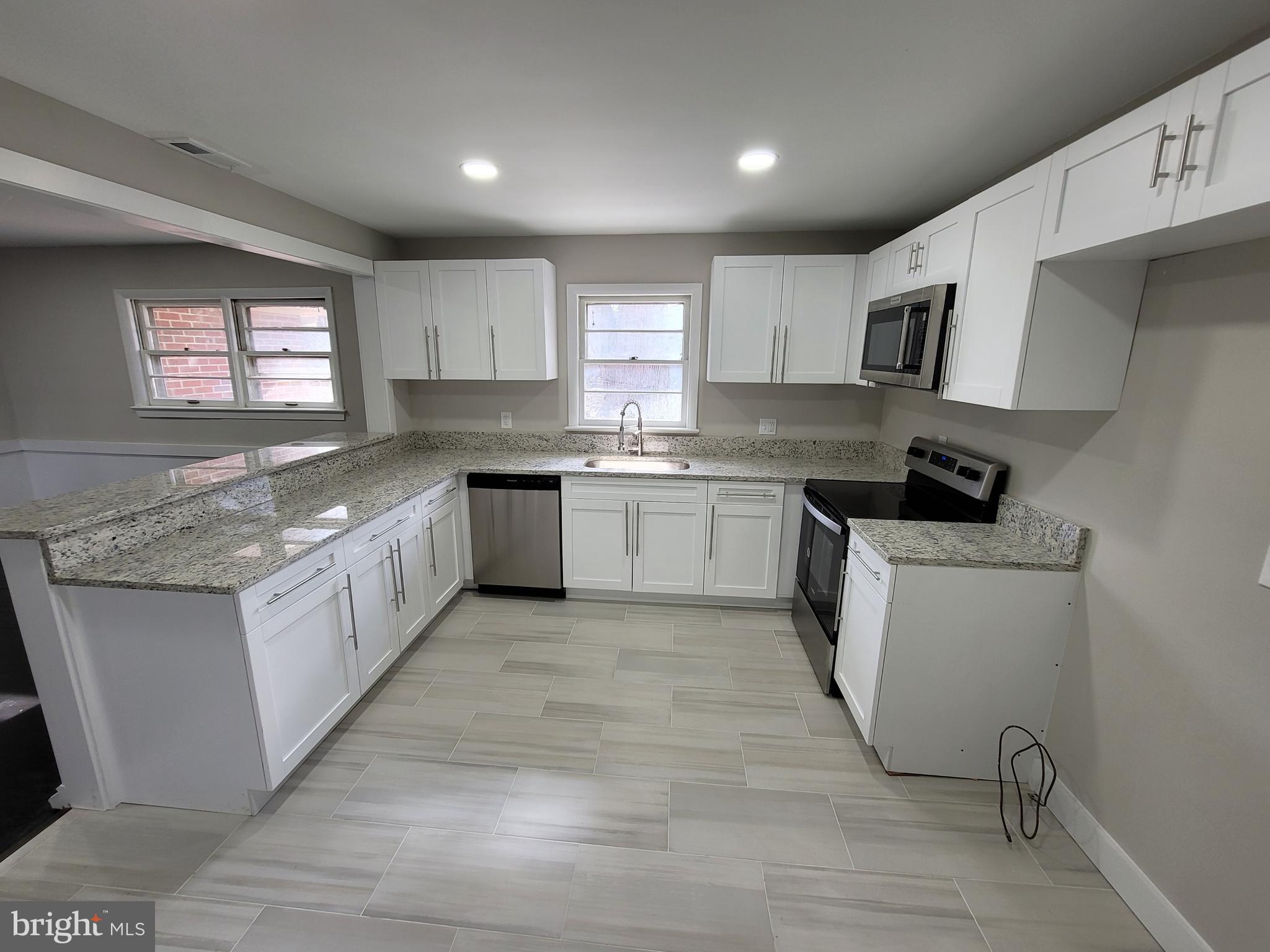 TAMMANY MANOR - Residential