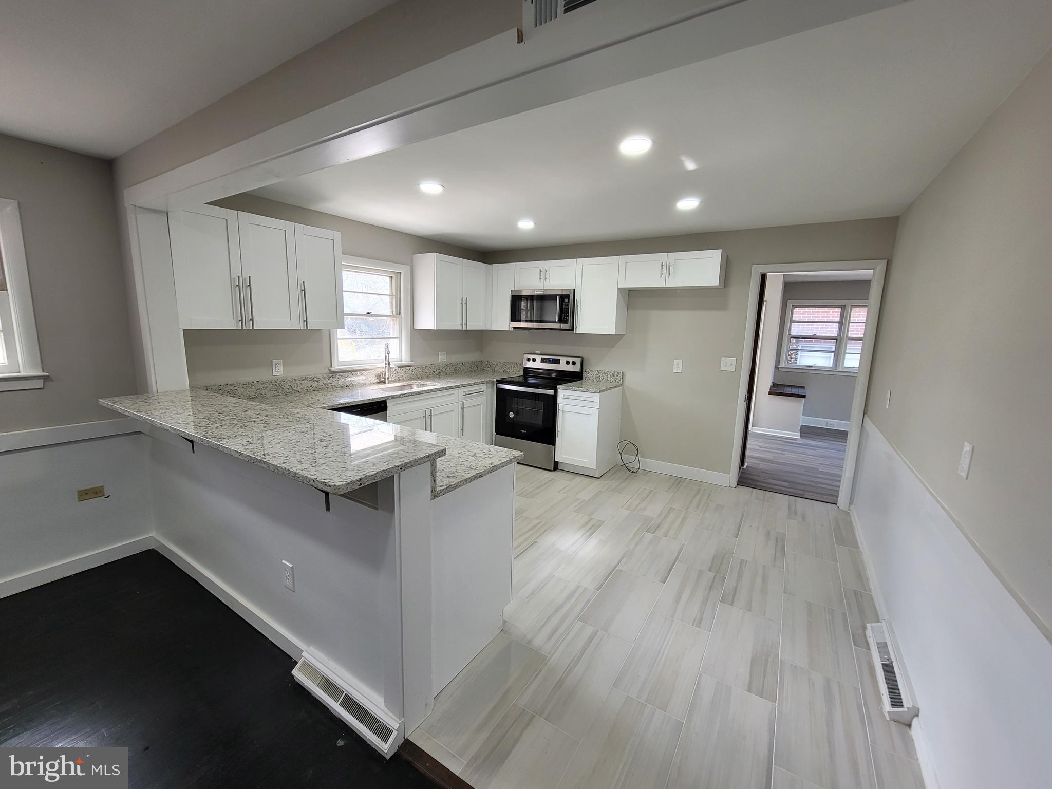 TAMMANY MANOR - Residential