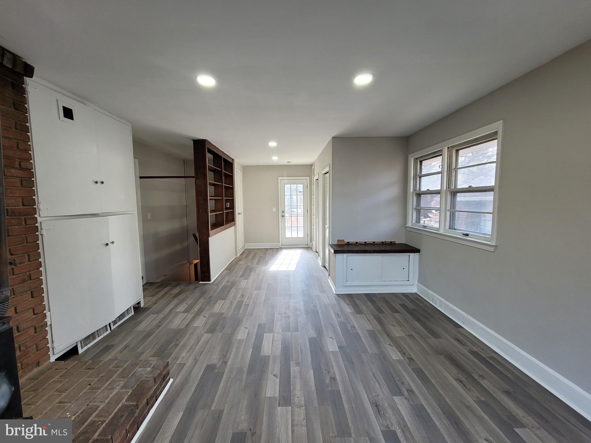 TAMMANY MANOR - Residential