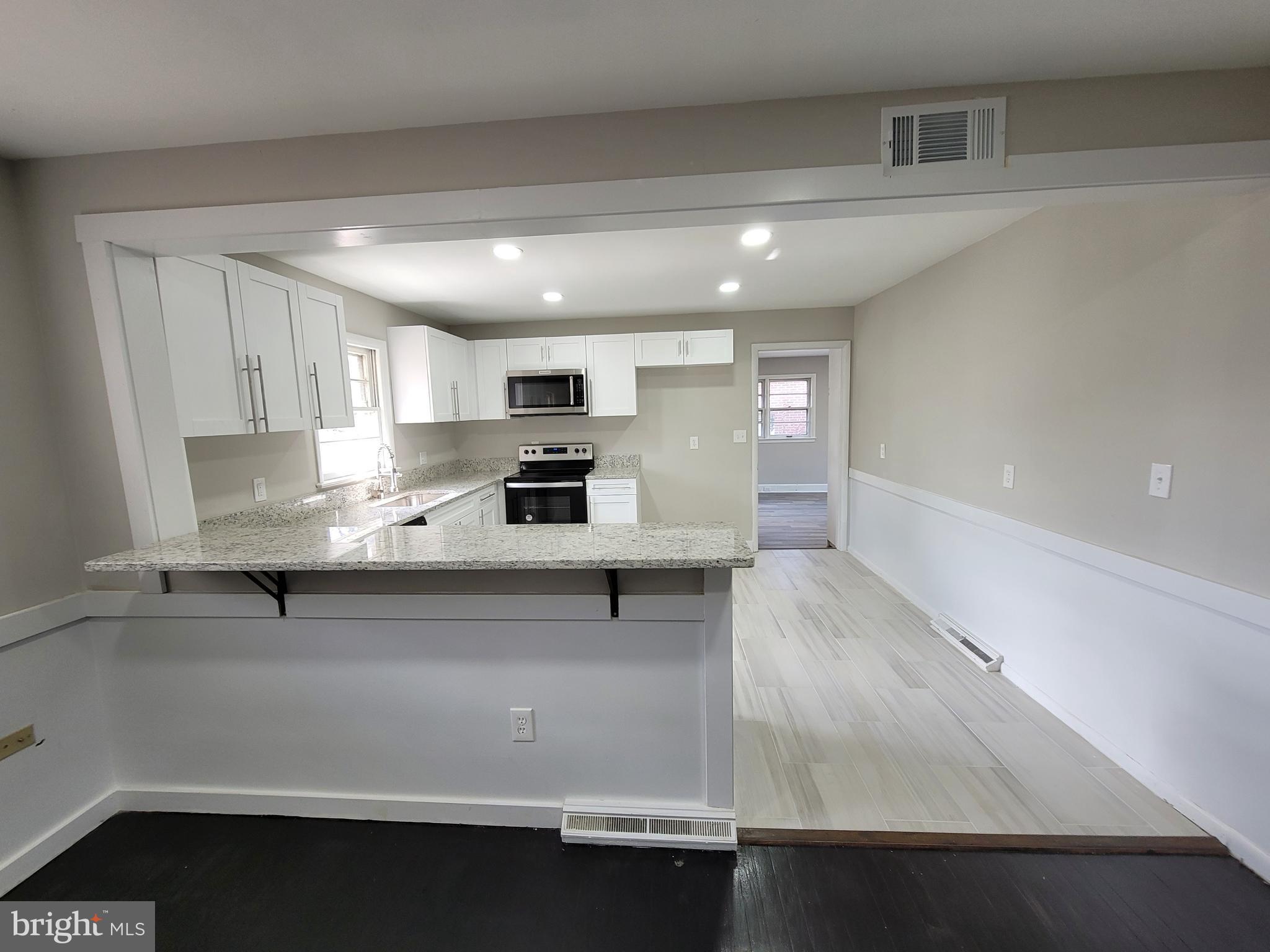 TAMMANY MANOR - Residential