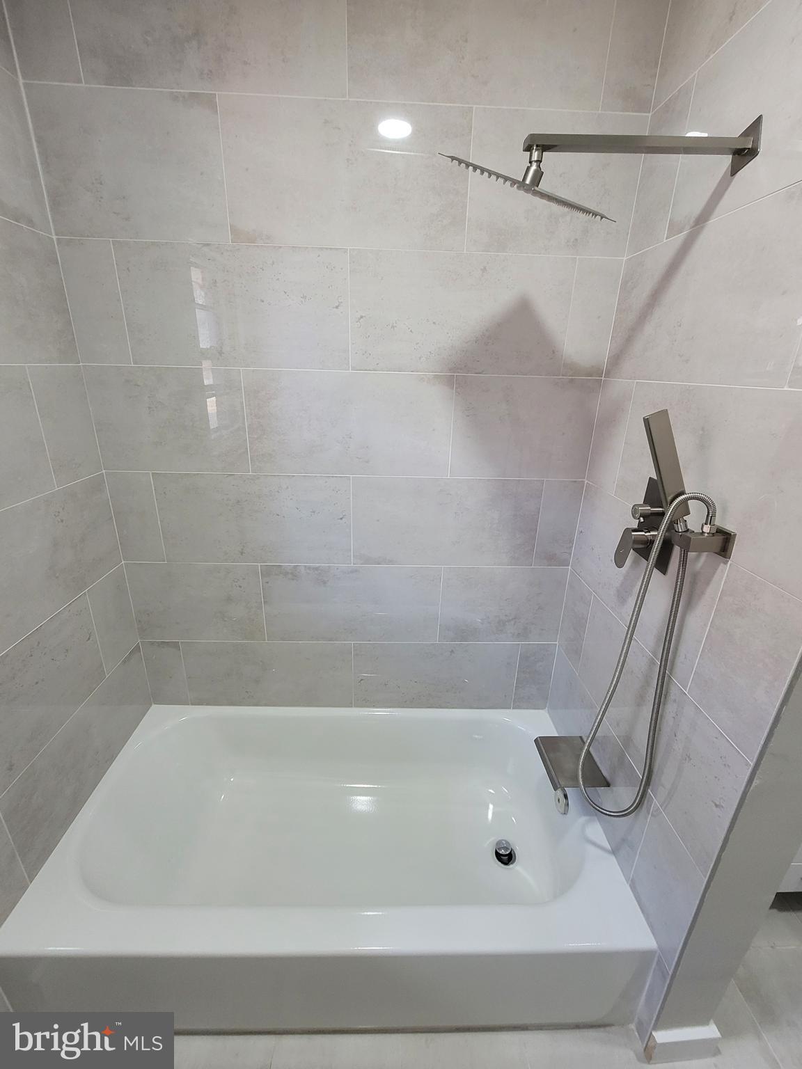 TAMMANY MANOR - Residential