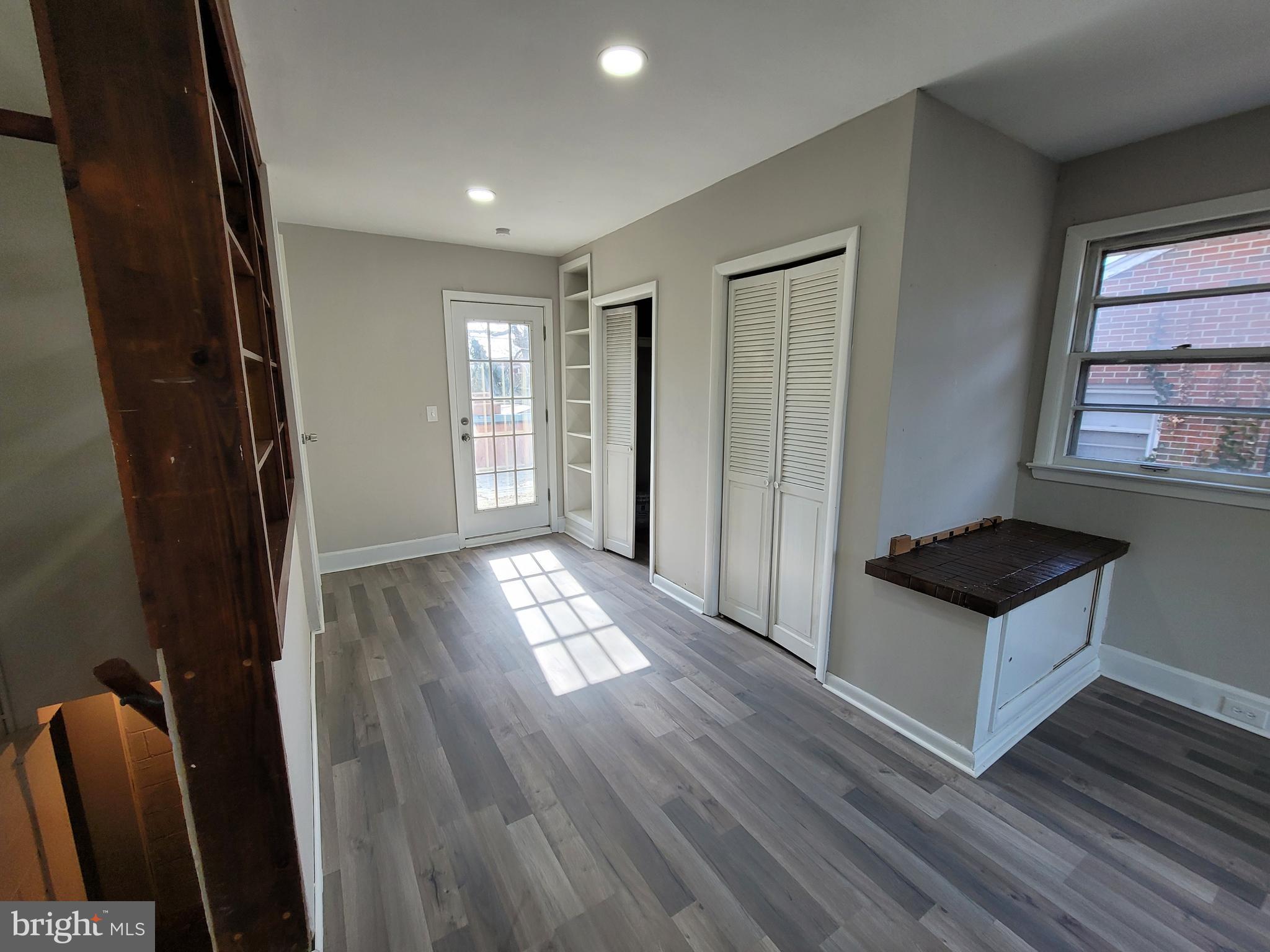 TAMMANY MANOR - Residential