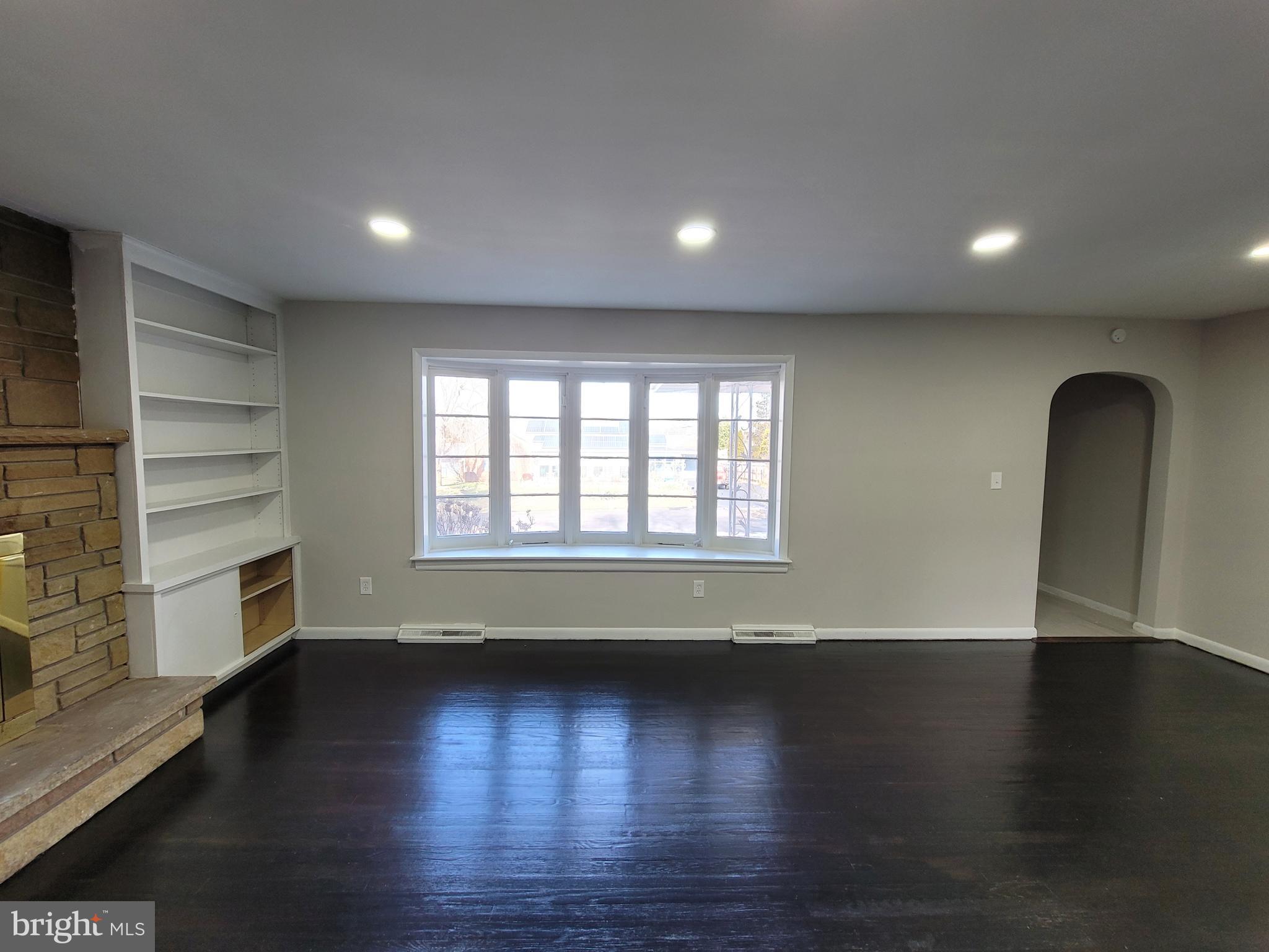 TAMMANY MANOR - Residential