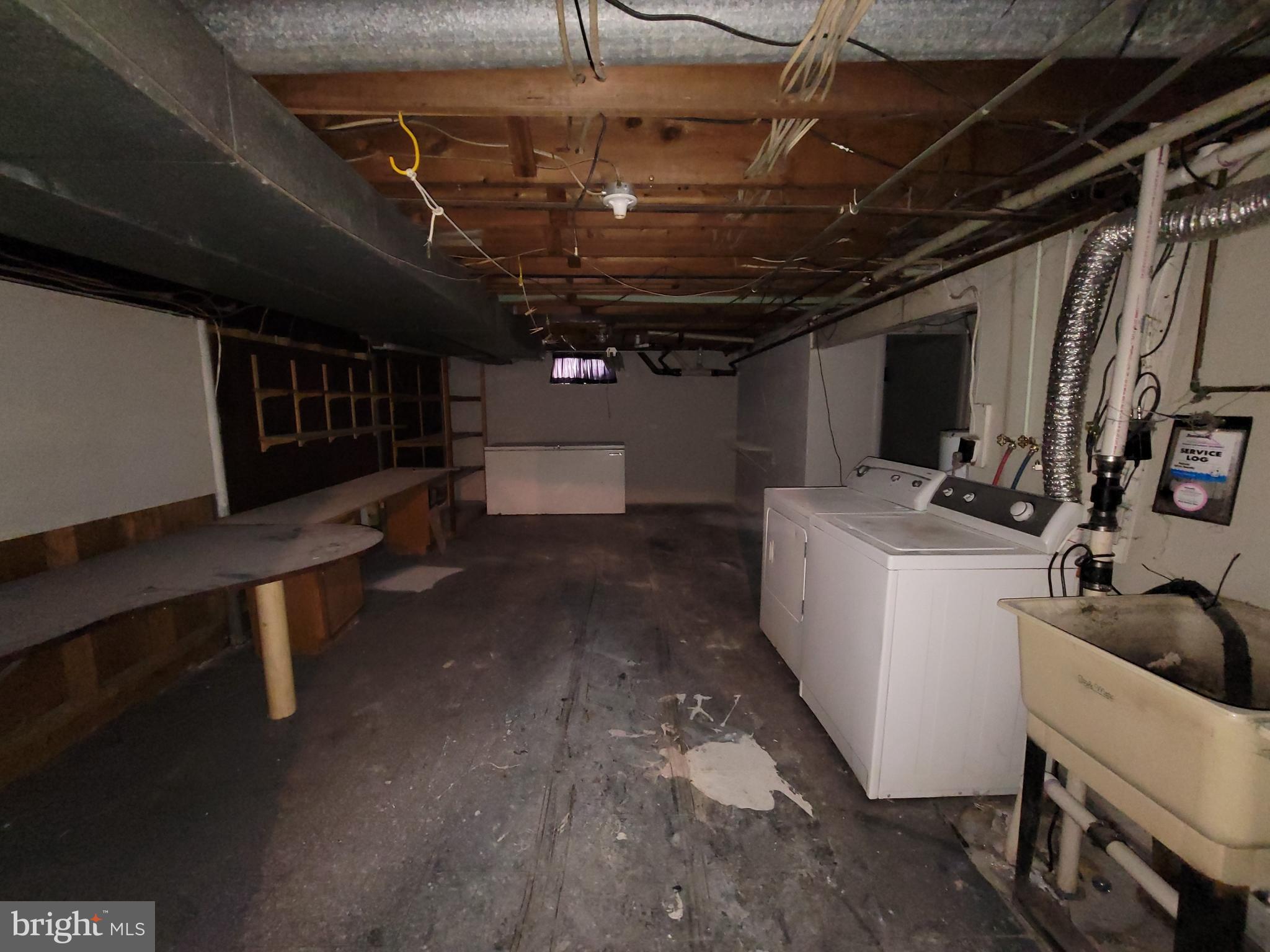 TAMMANY MANOR - Residential