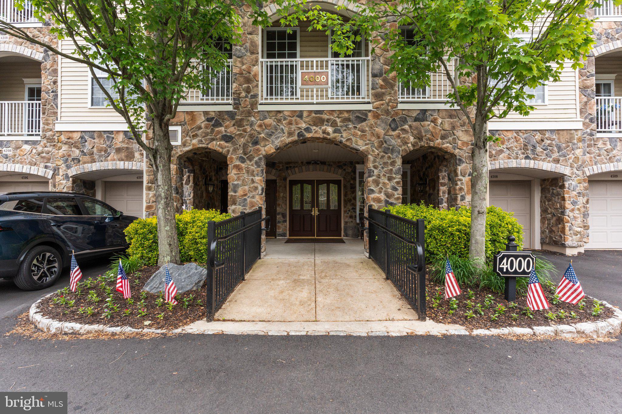 4208 KNOX COURT 4208