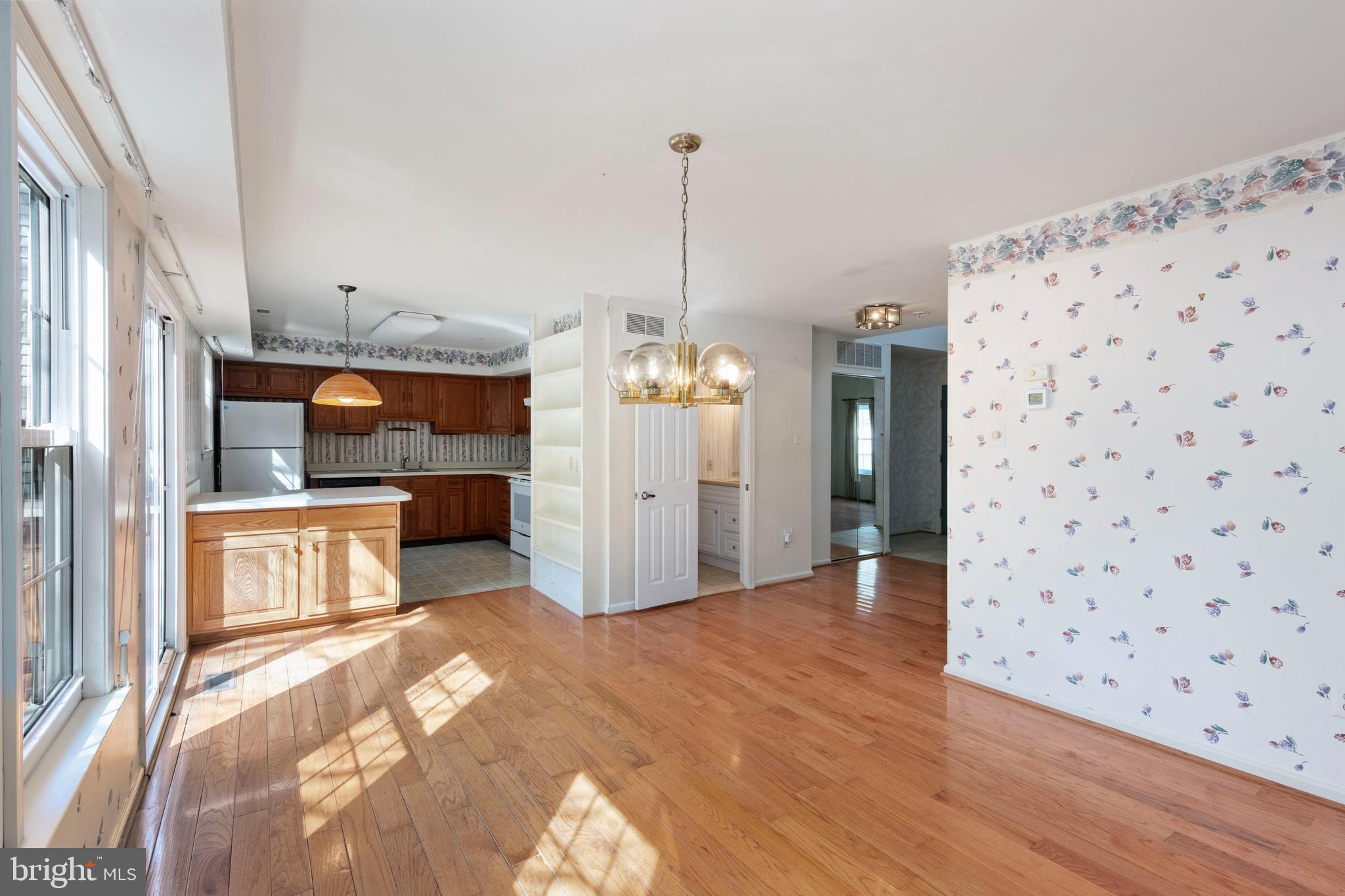 STOTESBURY TWHSE - Residential