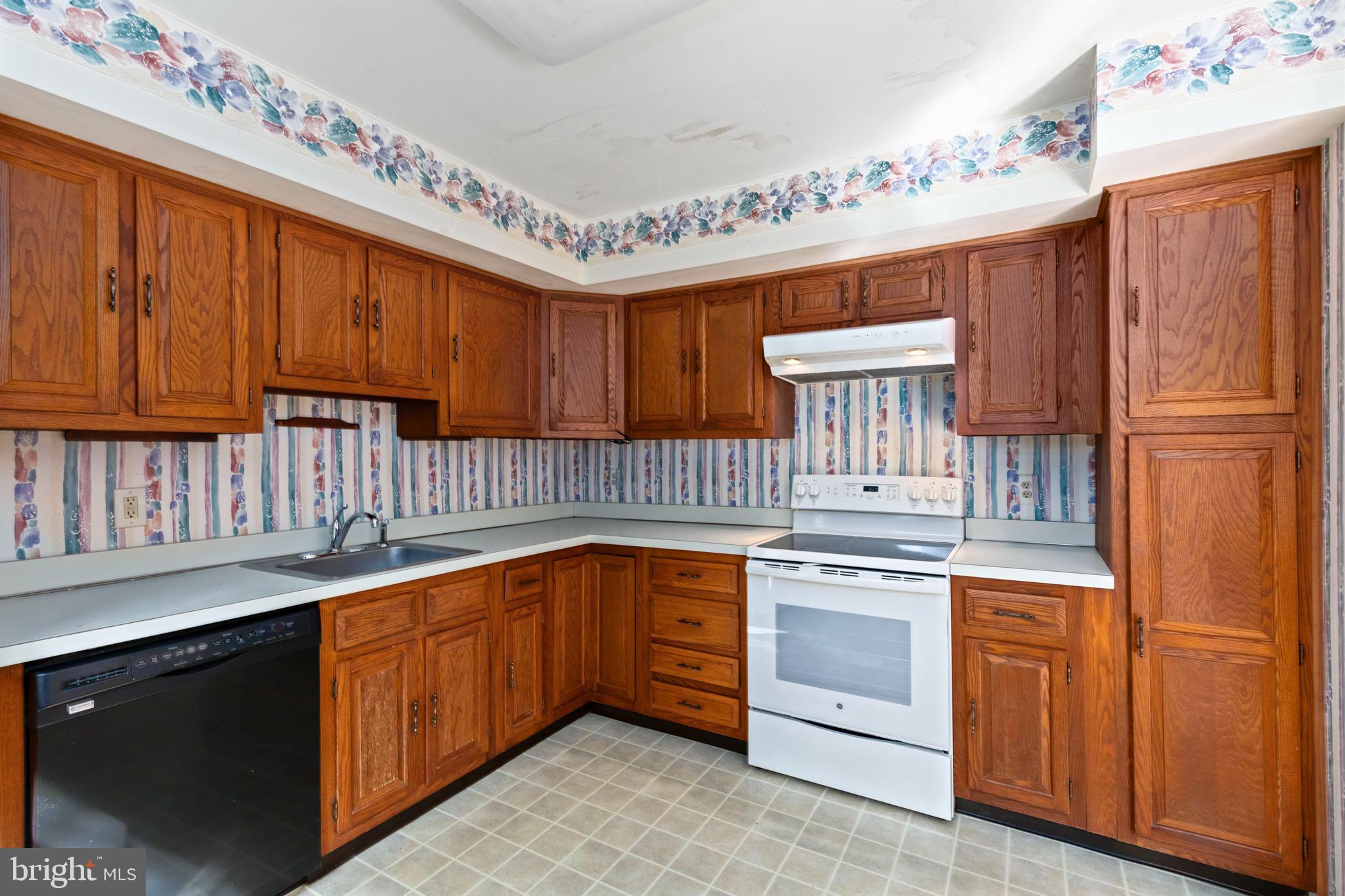 STOTESBURY TWHSE - Residential