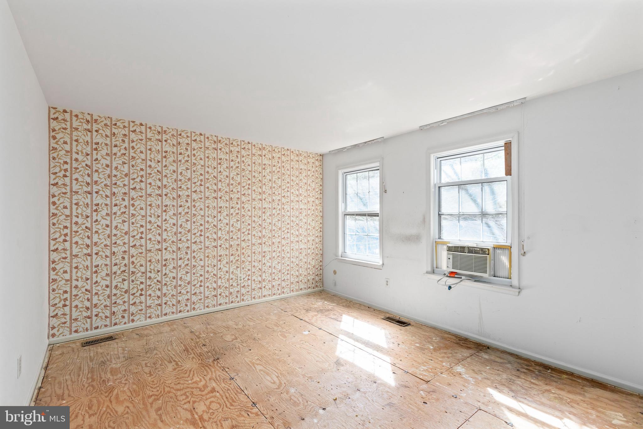 STOTESBURY TWHSE - Residential