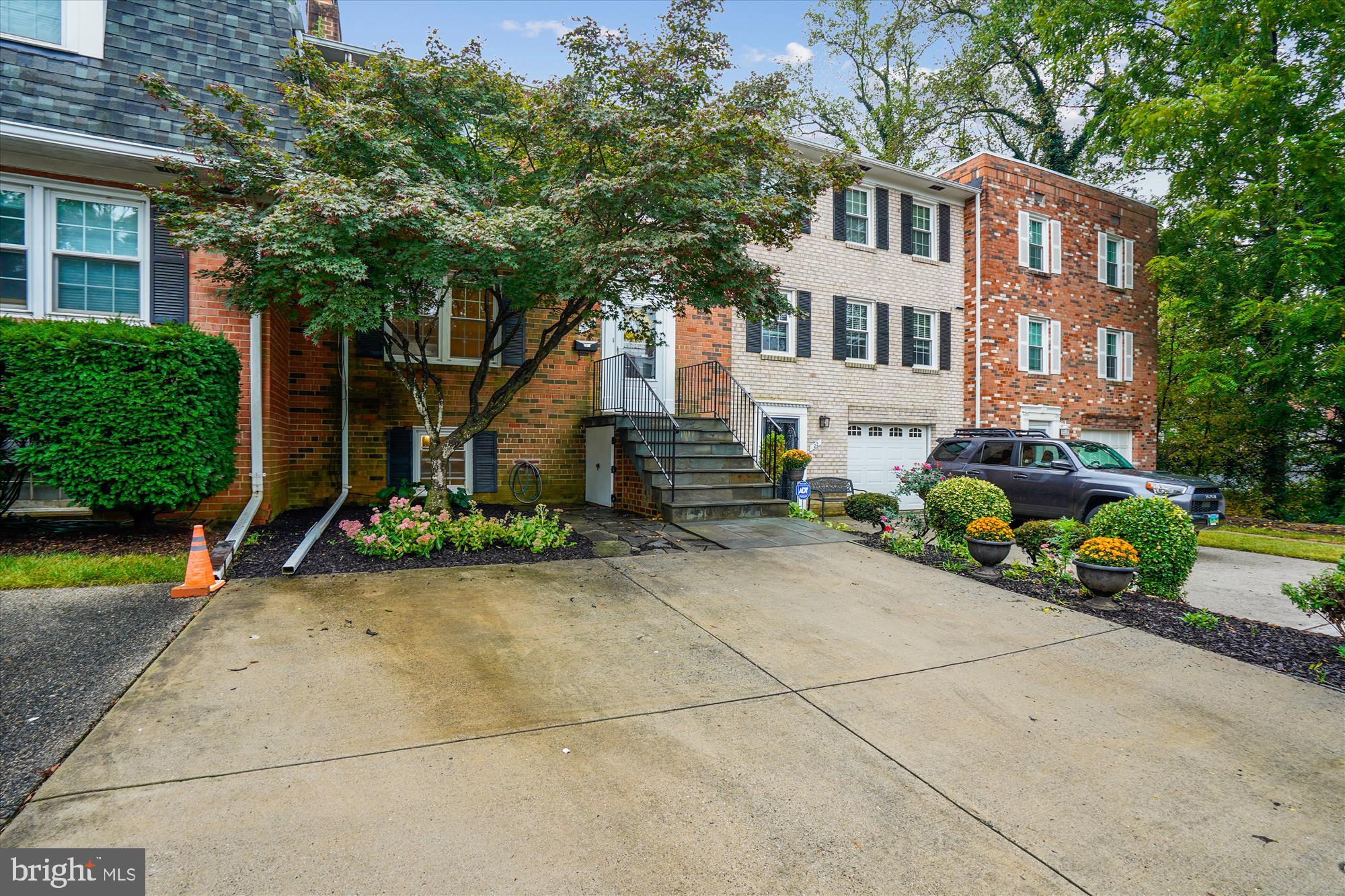 NORTH BARCROFT - Residential