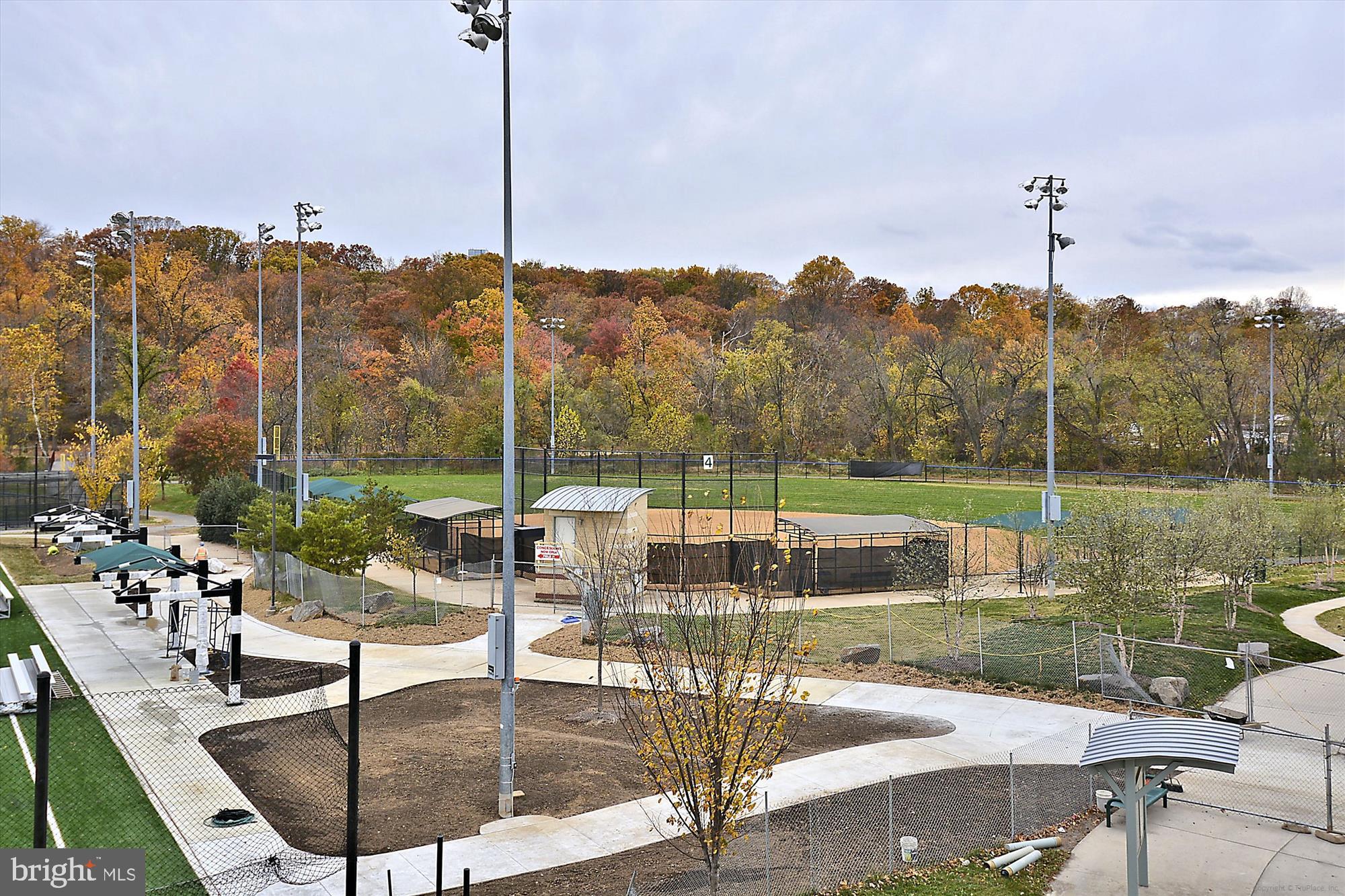 NORTH BARCROFT - Residential