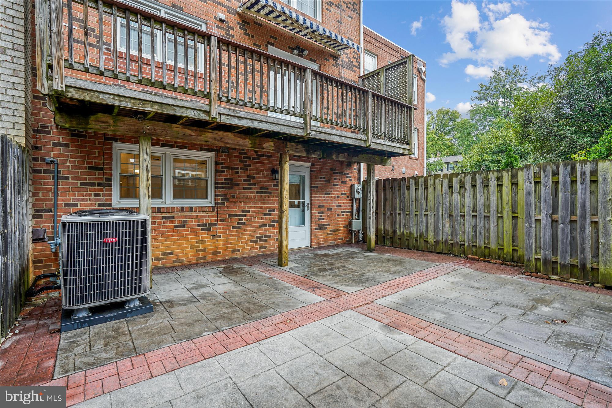 NORTH BARCROFT - Residential