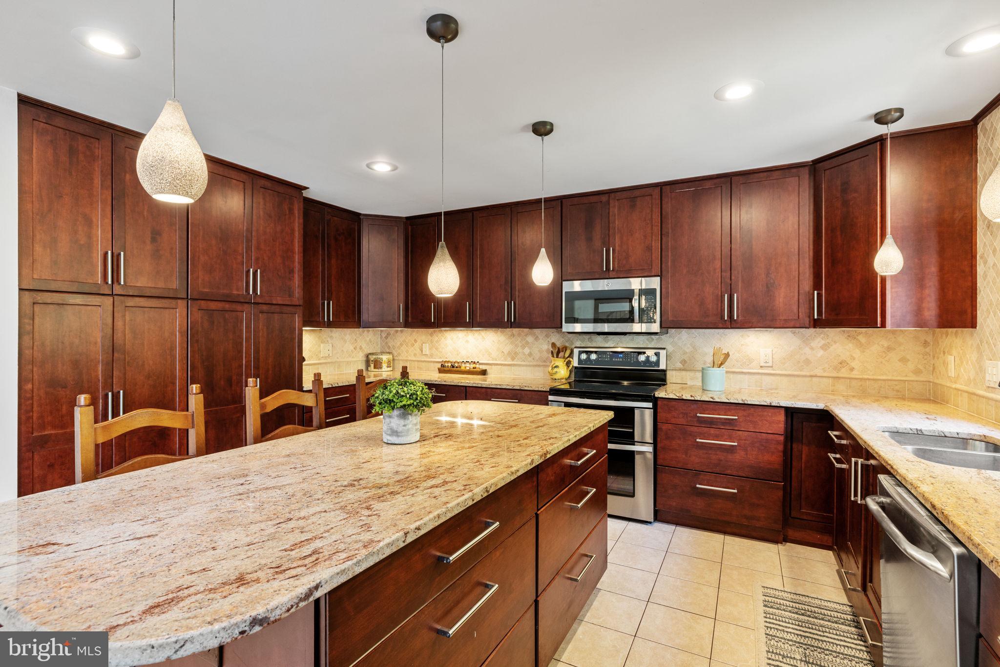 OCCOQUAN FOREST - Residential