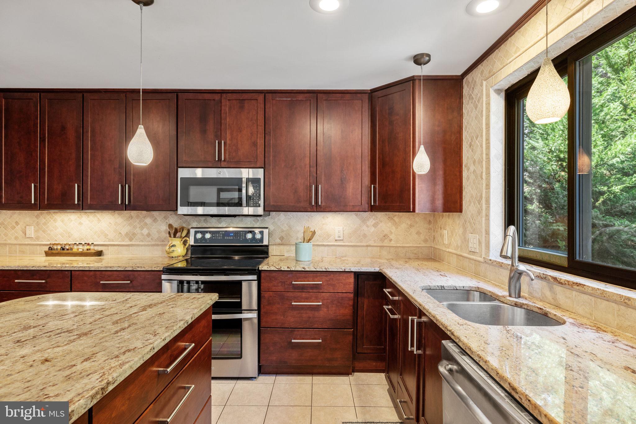 OCCOQUAN FOREST - Residential