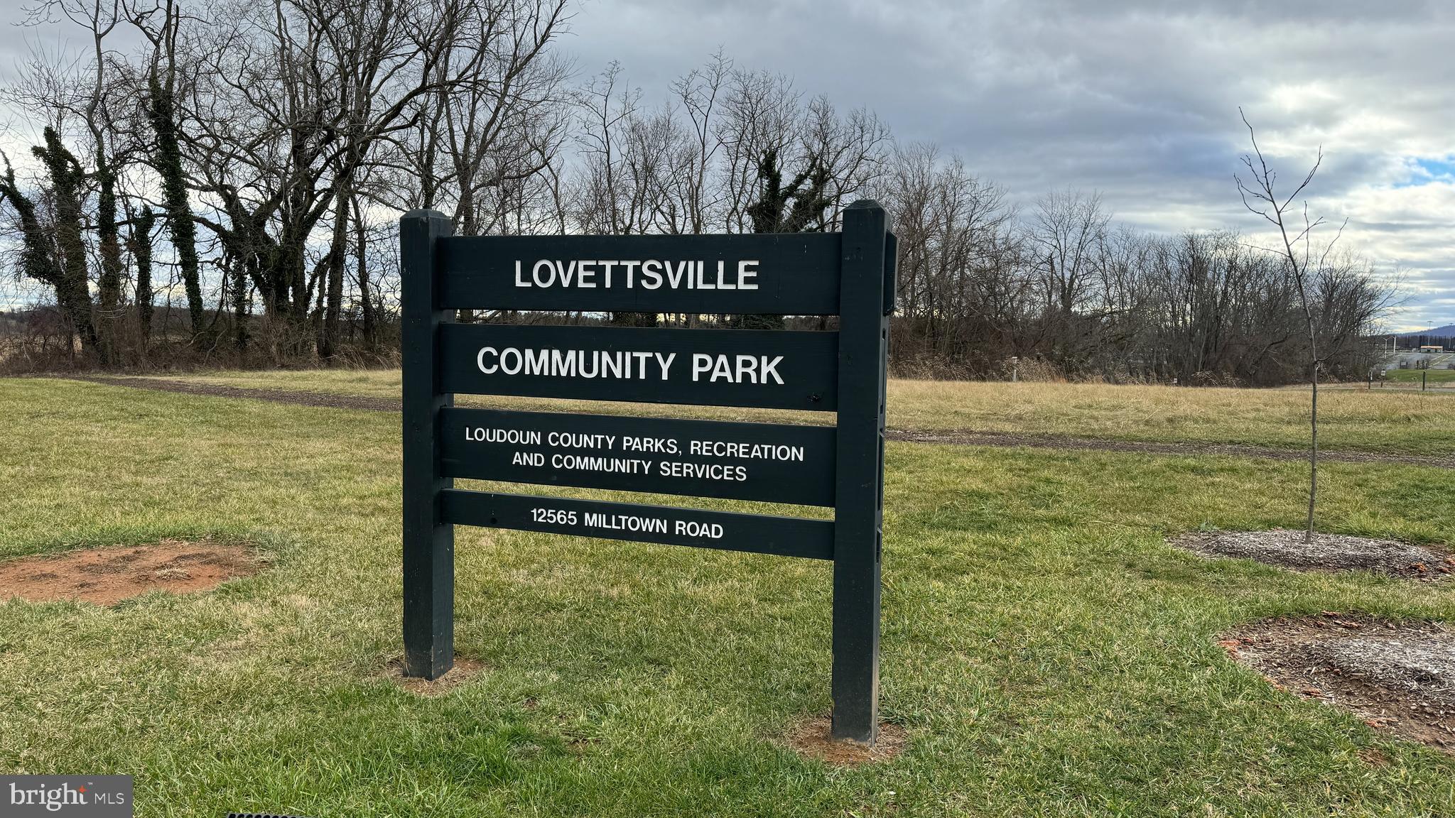 LOVETTSVILLE - Residential