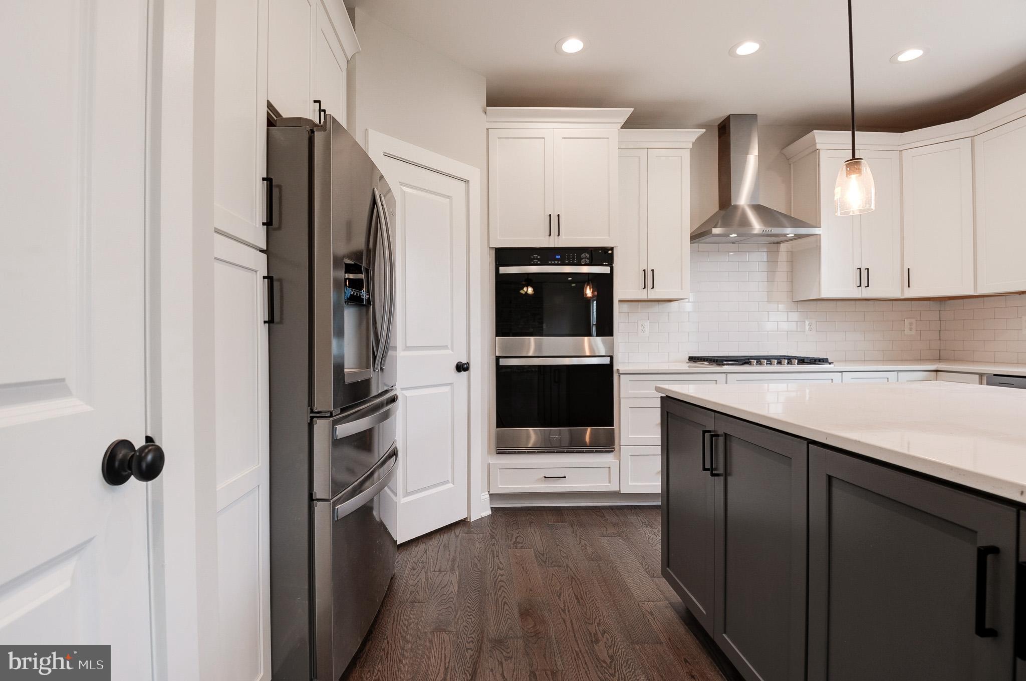 LOVETTSVILLE - Residential