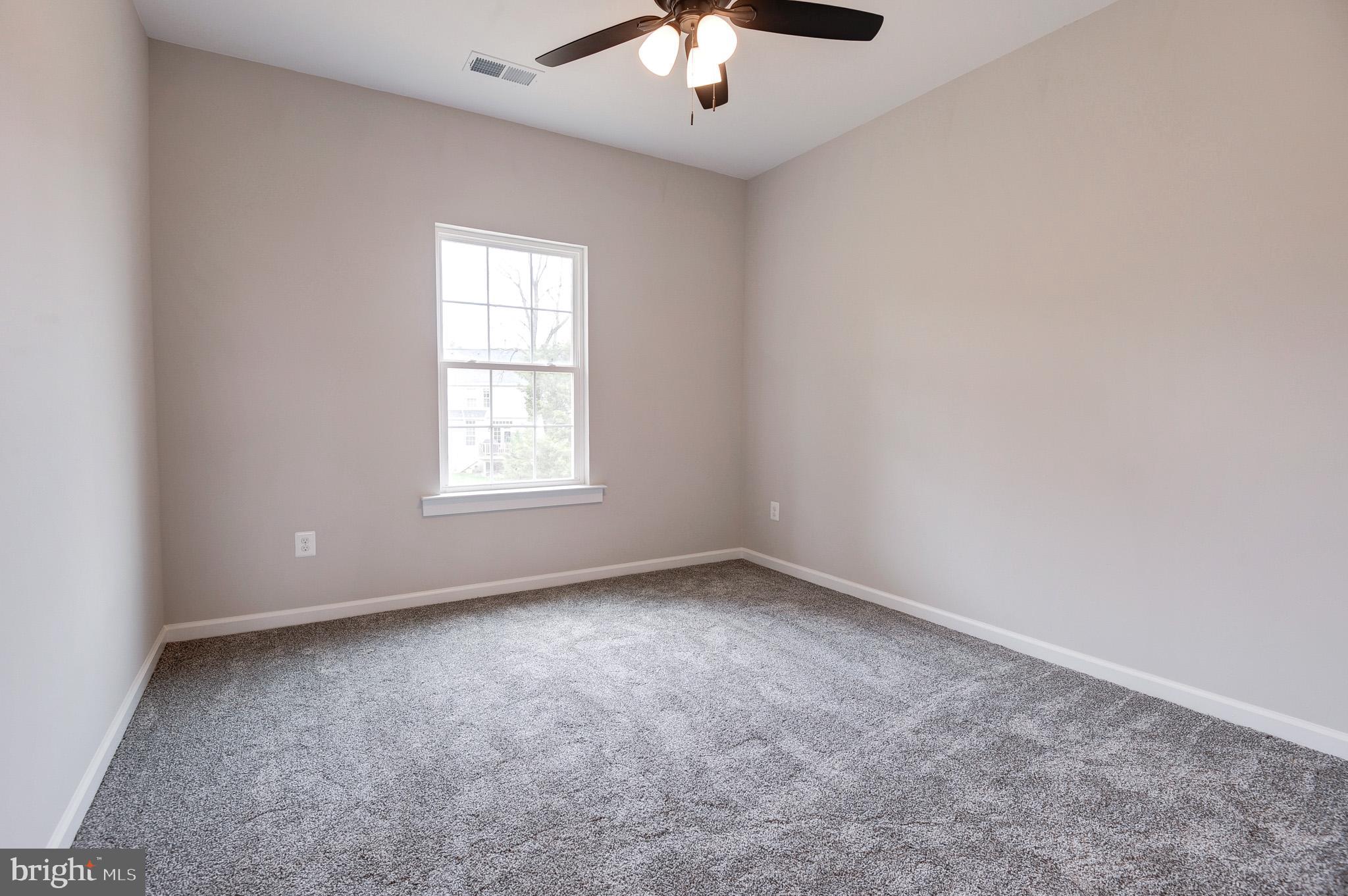 LOVETTSVILLE - Residential