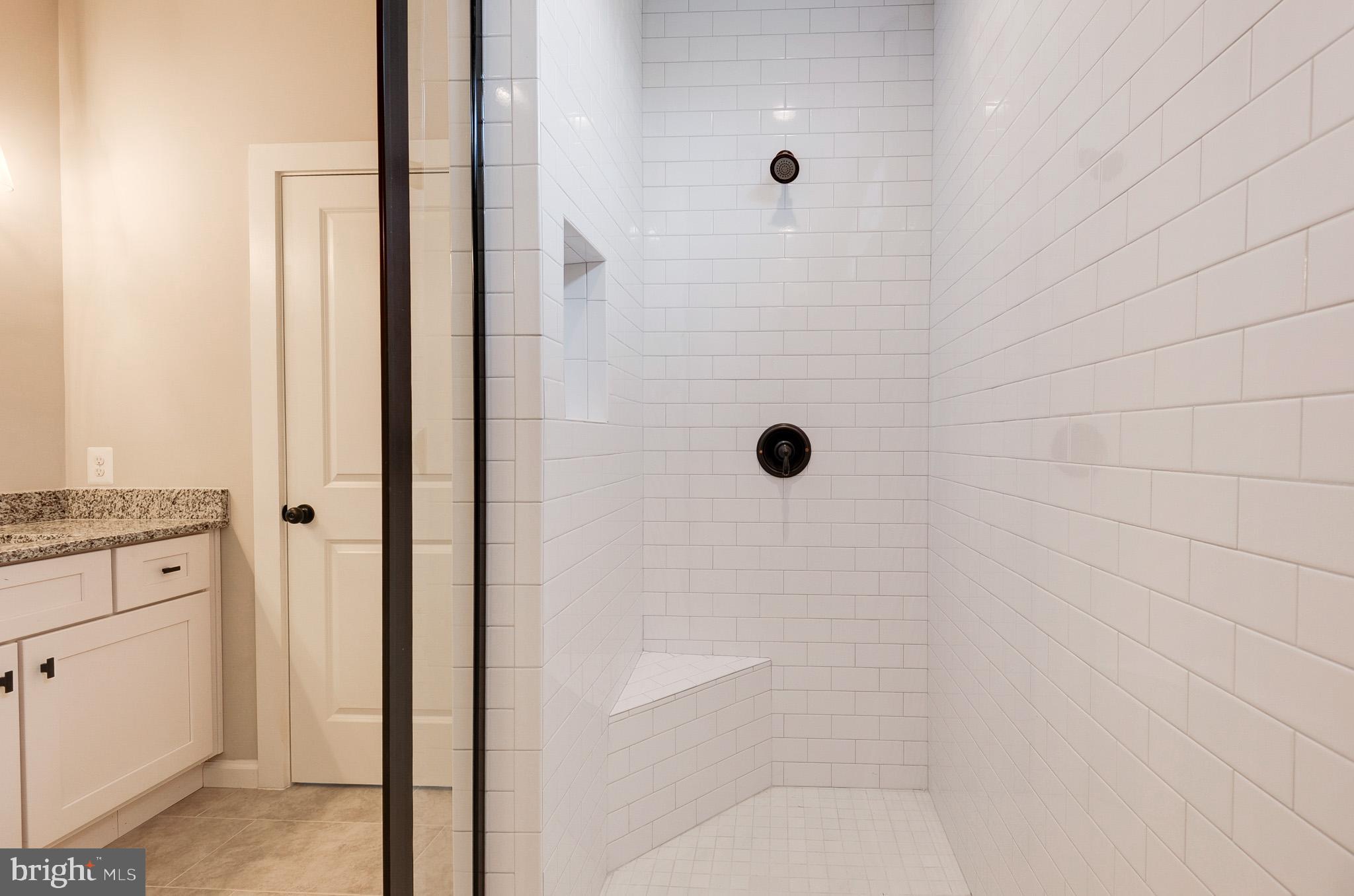 LOVETTSVILLE - Residential