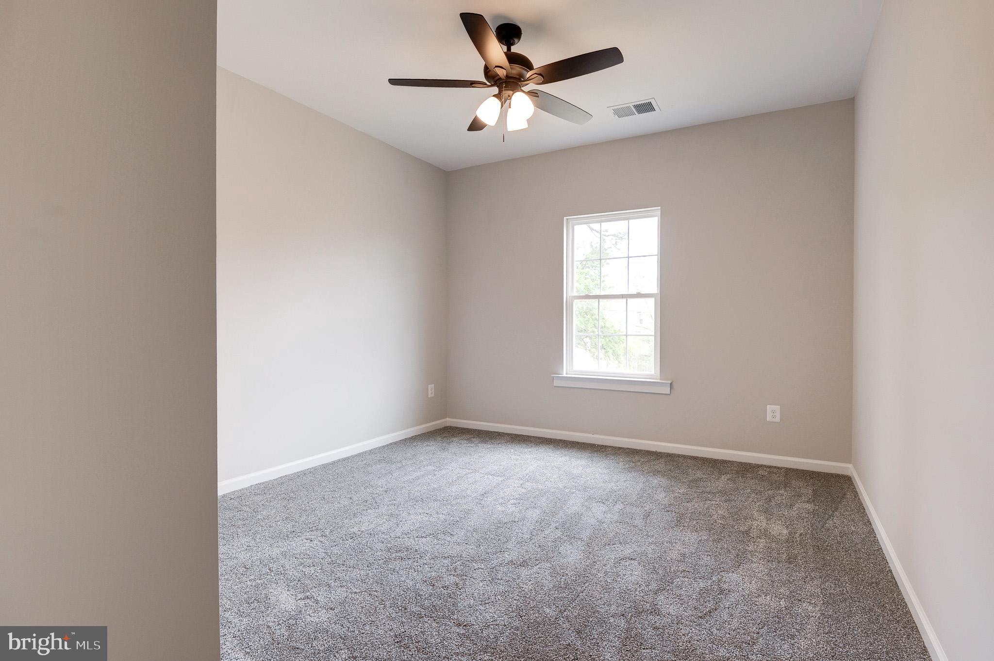 LOVETTSVILLE - Residential