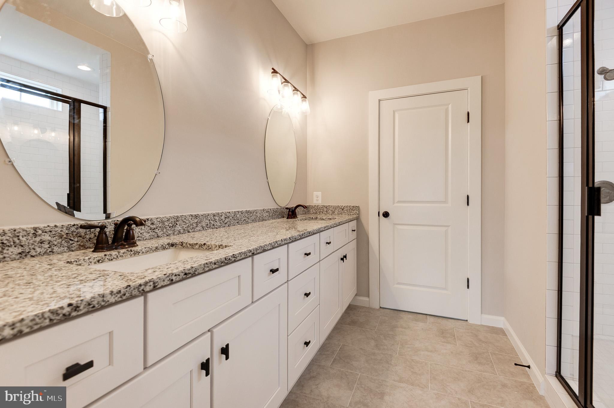 LOVETTSVILLE - Residential