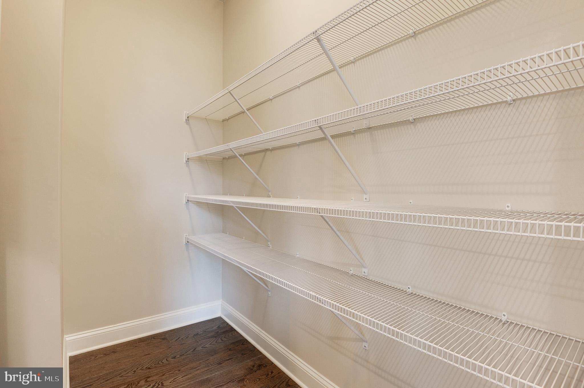 LOVETTSVILLE - Residential