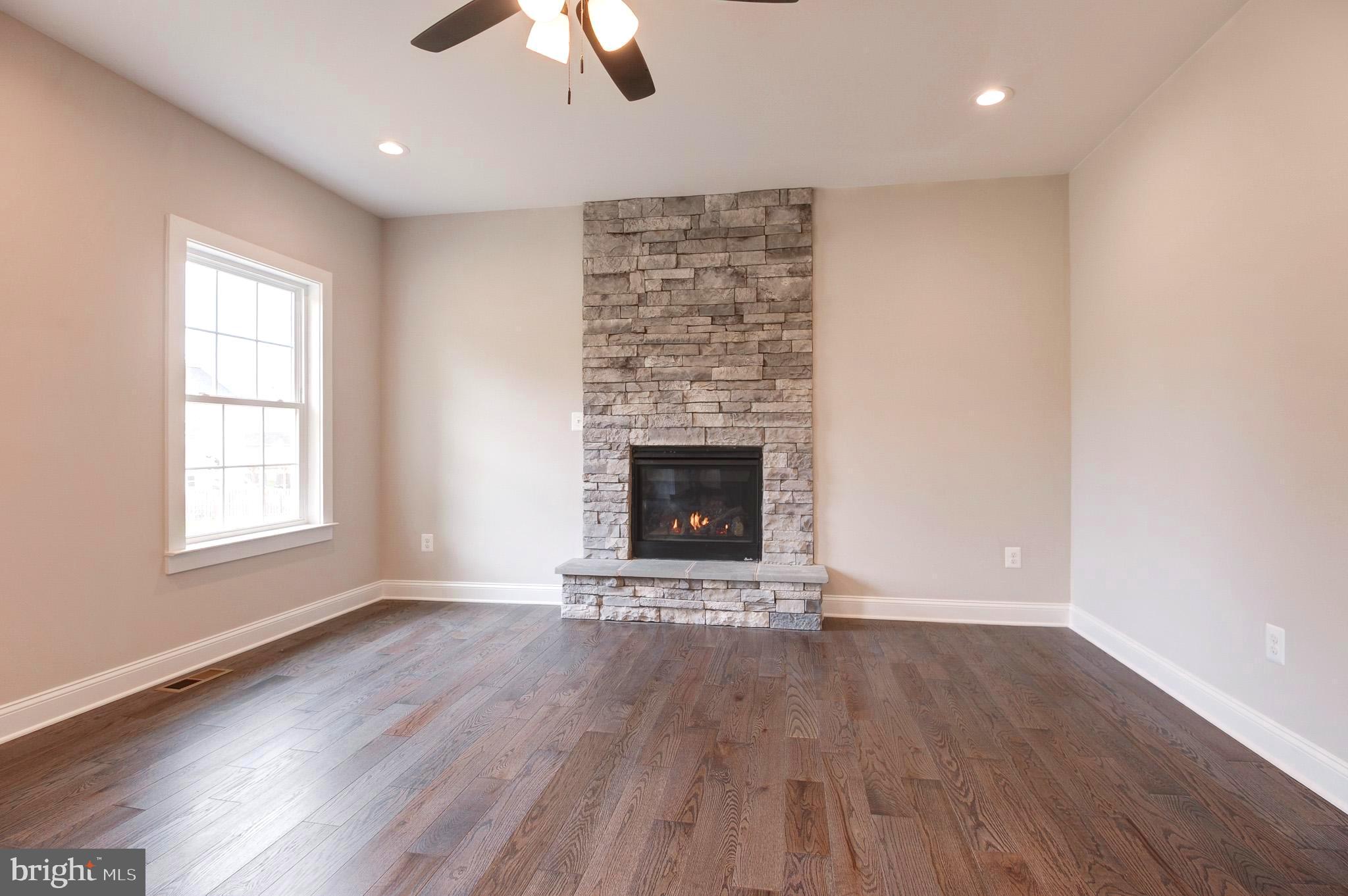 LOVETTSVILLE - Residential