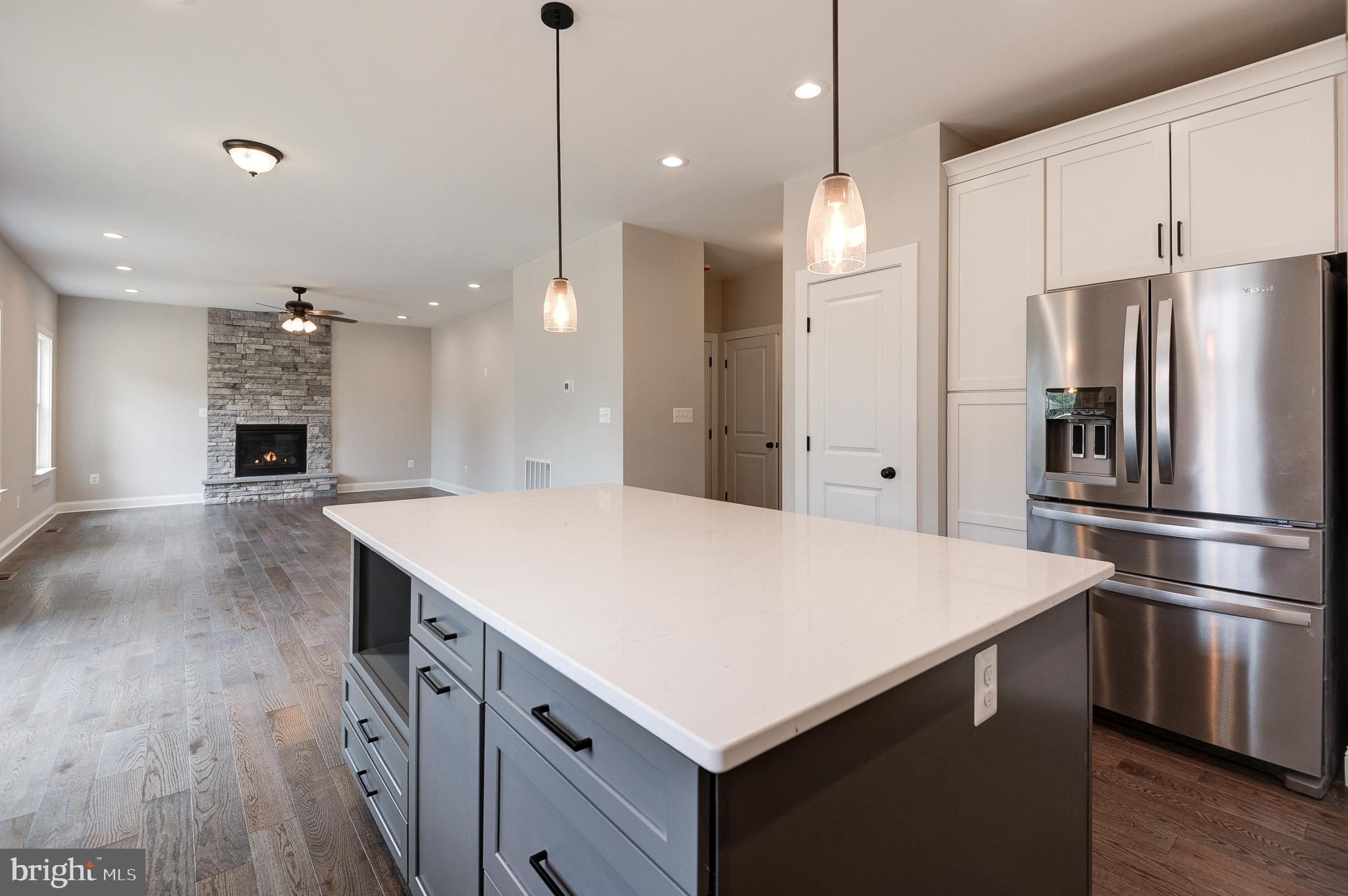 LOVETTSVILLE - Residential