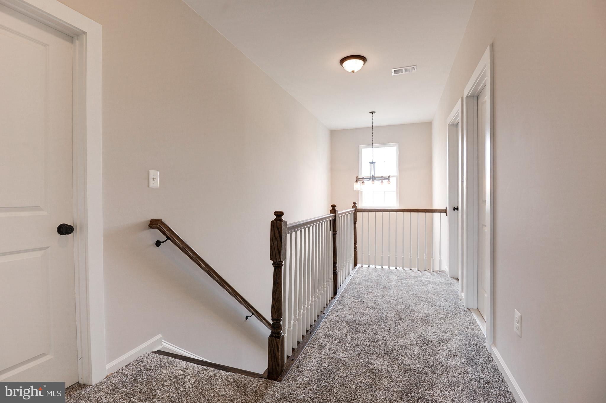 LOVETTSVILLE - Residential