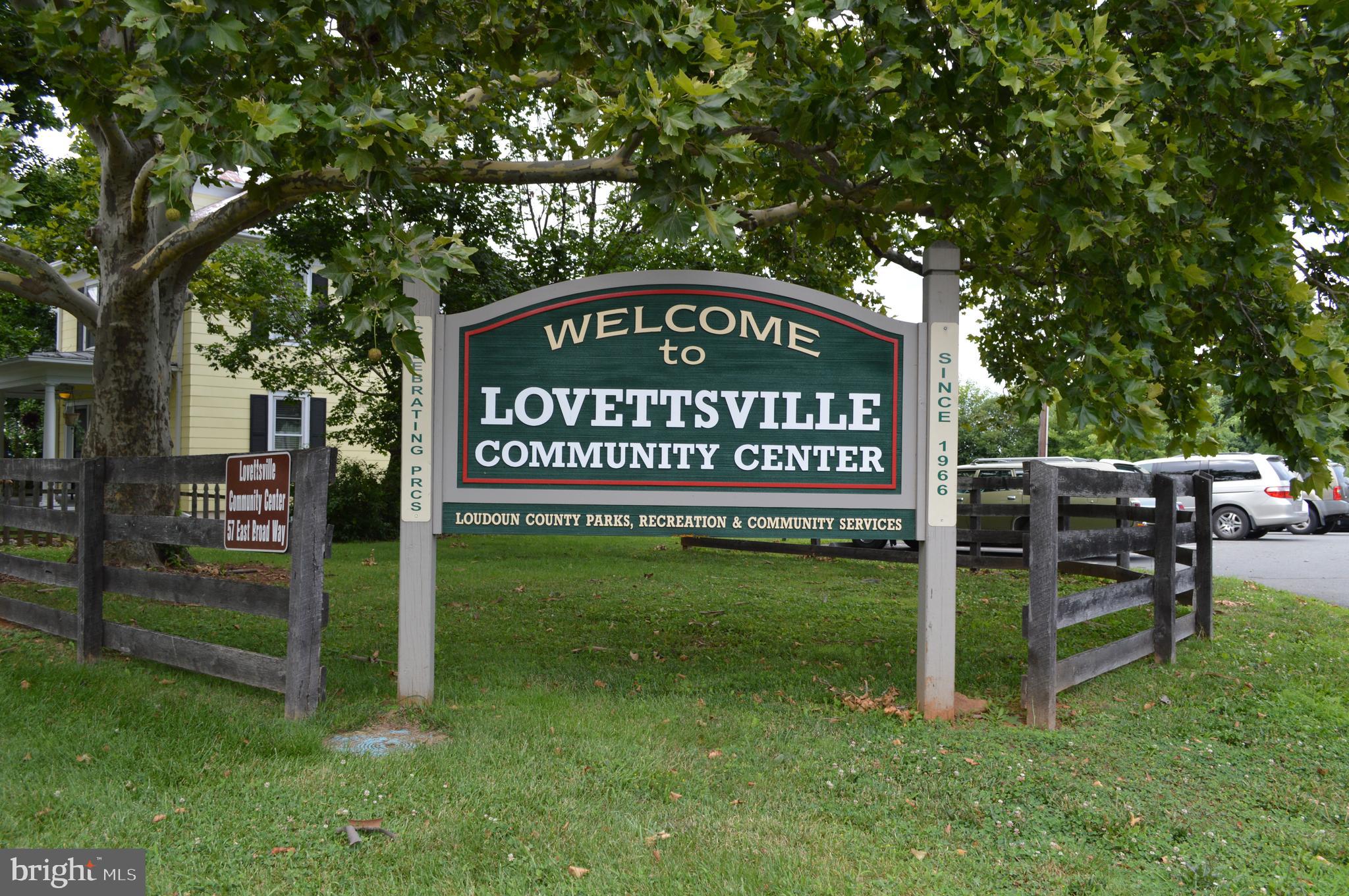 LOVETTSVILLE - Residential
