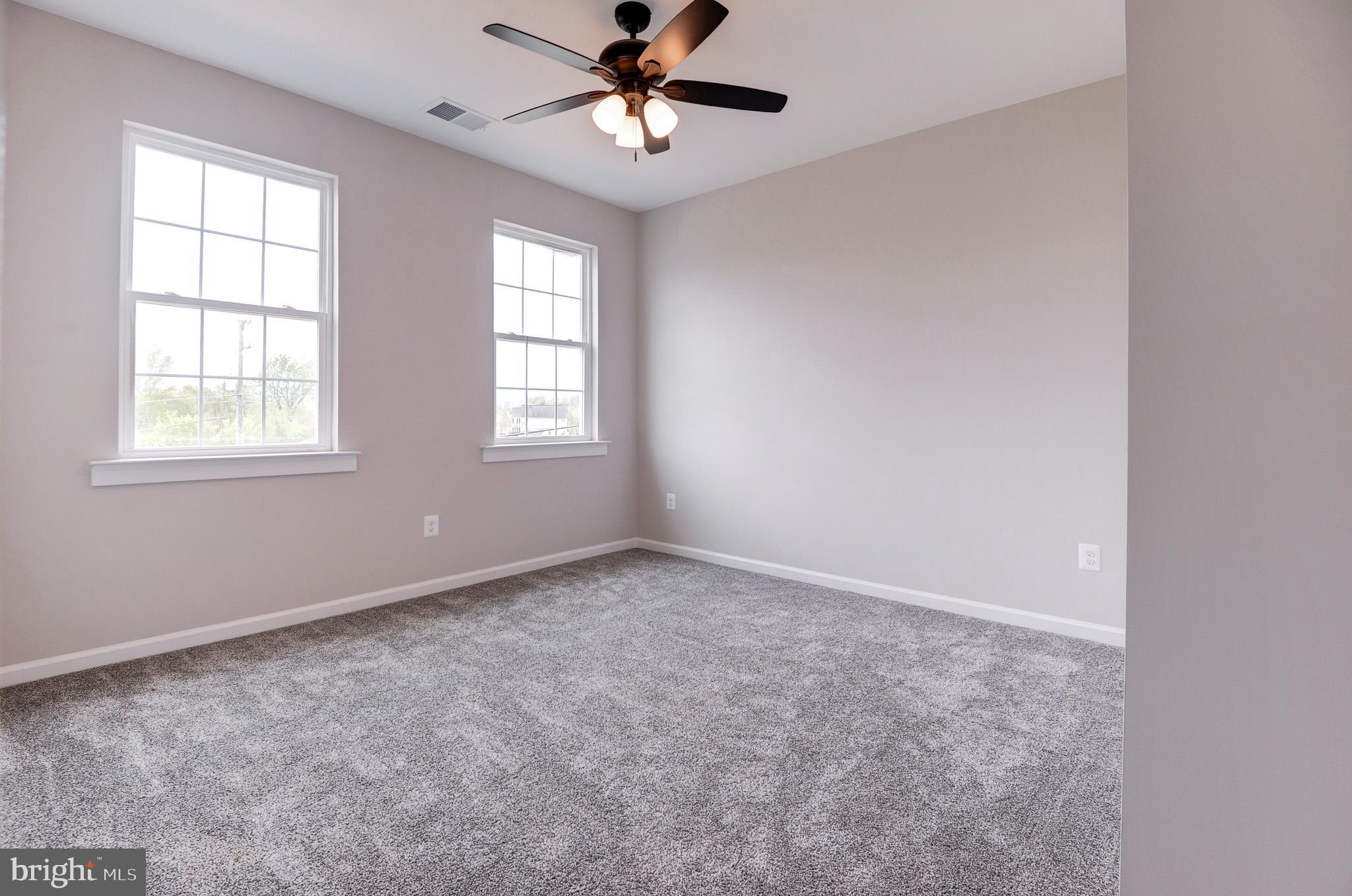 LOVETTSVILLE - Residential