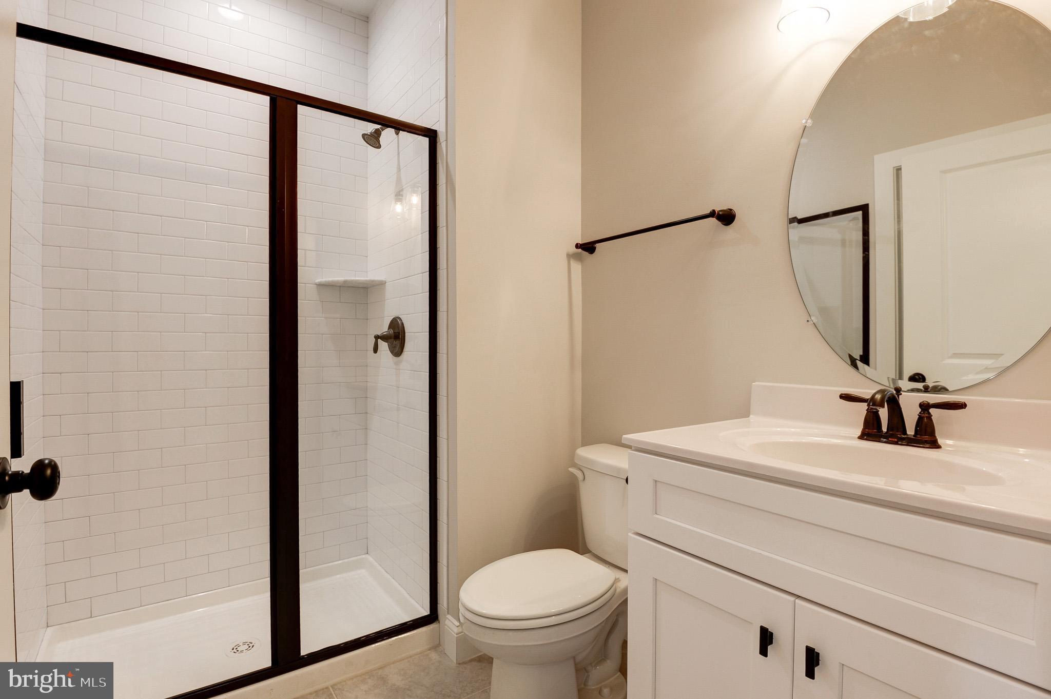 LOVETTSVILLE - Residential