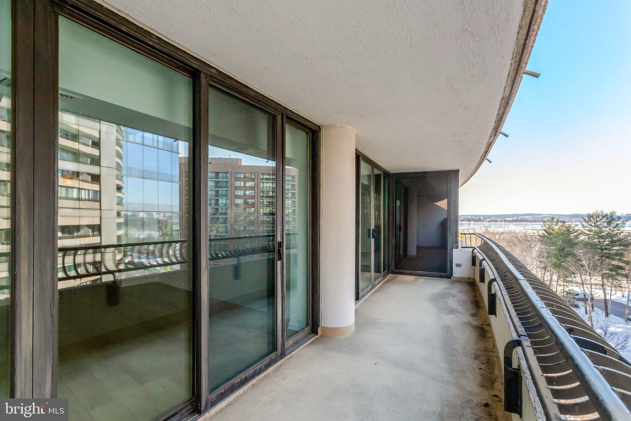 CRYSTAL GATEWAY - Residential