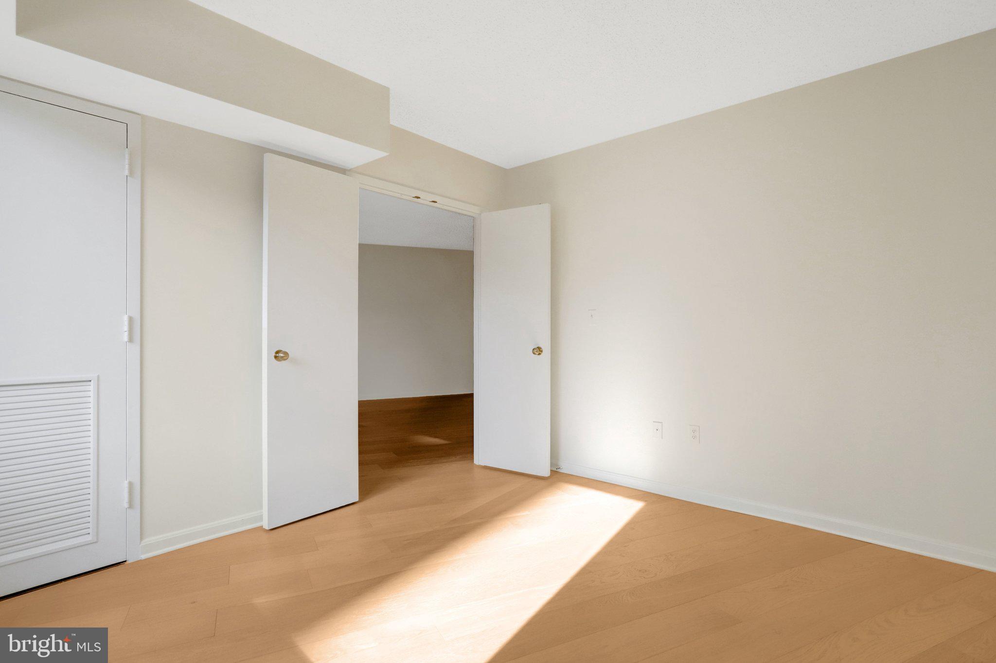 CRYSTAL GATEWAY - Residential