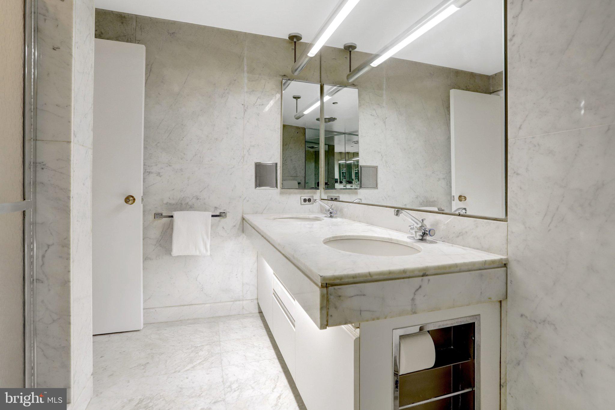 CRYSTAL GATEWAY - Residential