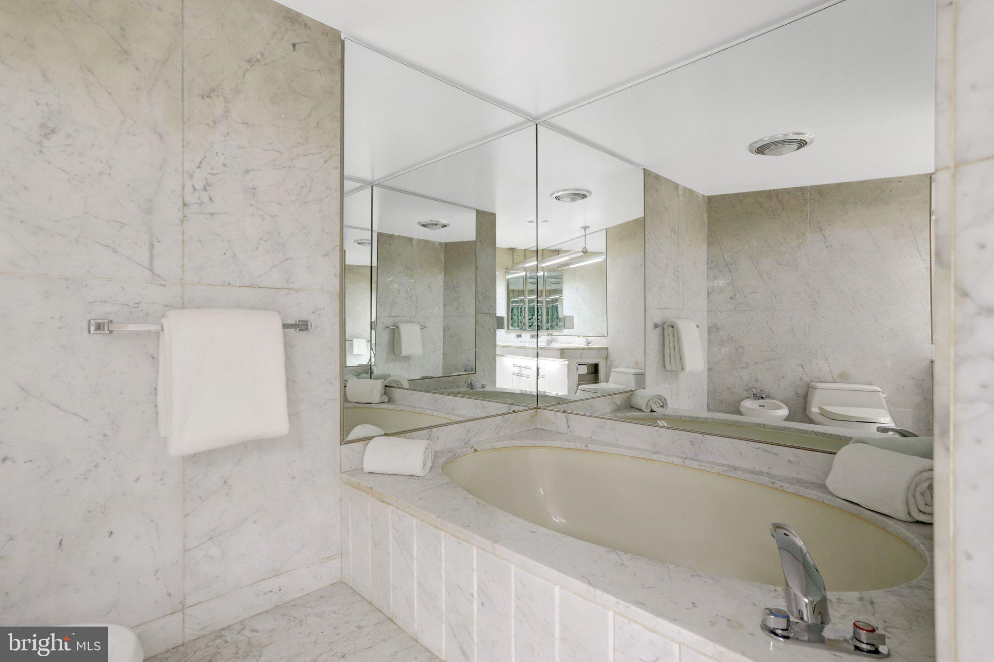 CRYSTAL GATEWAY - Residential