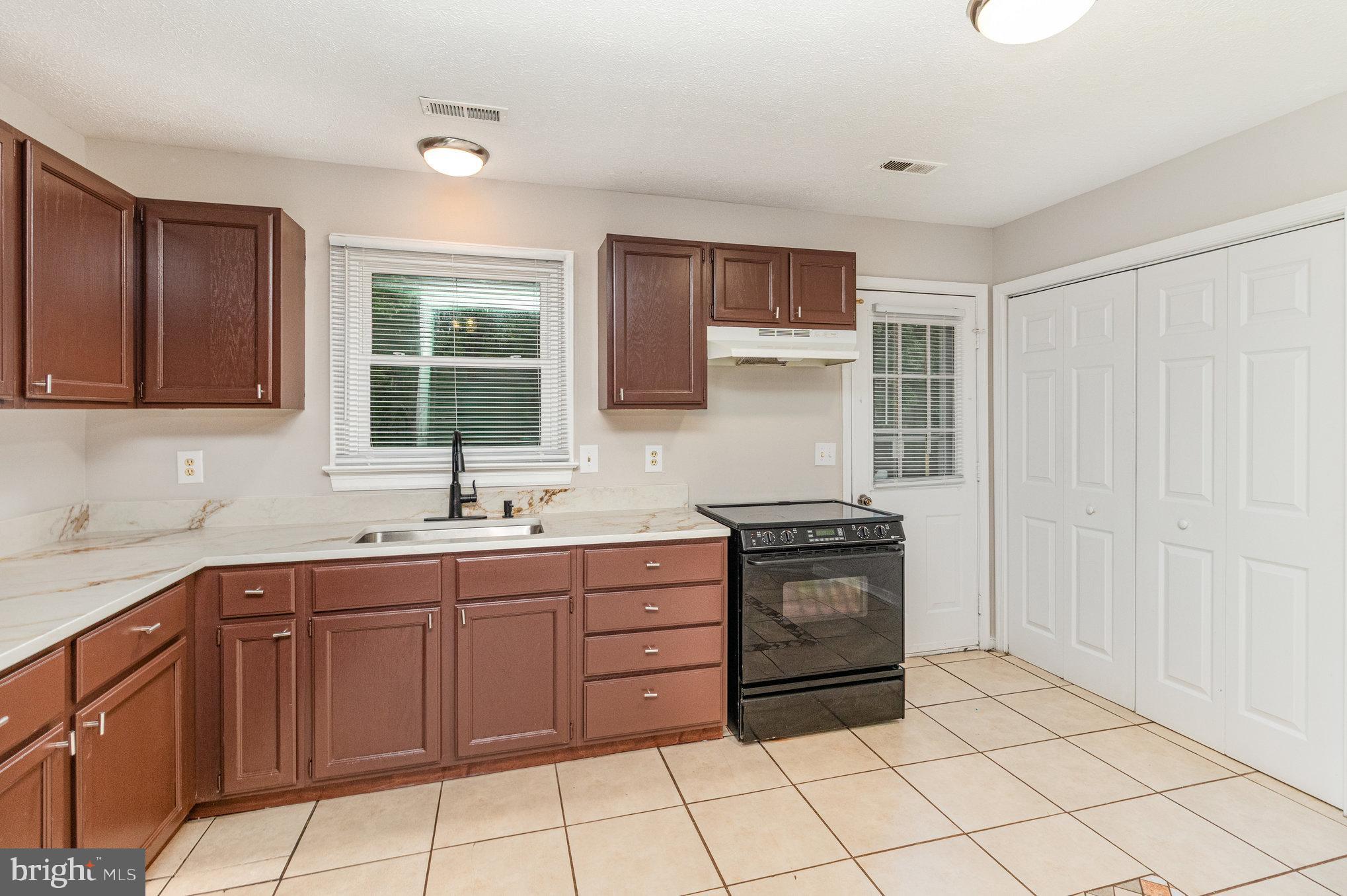 LAKE LAND OR - Residential