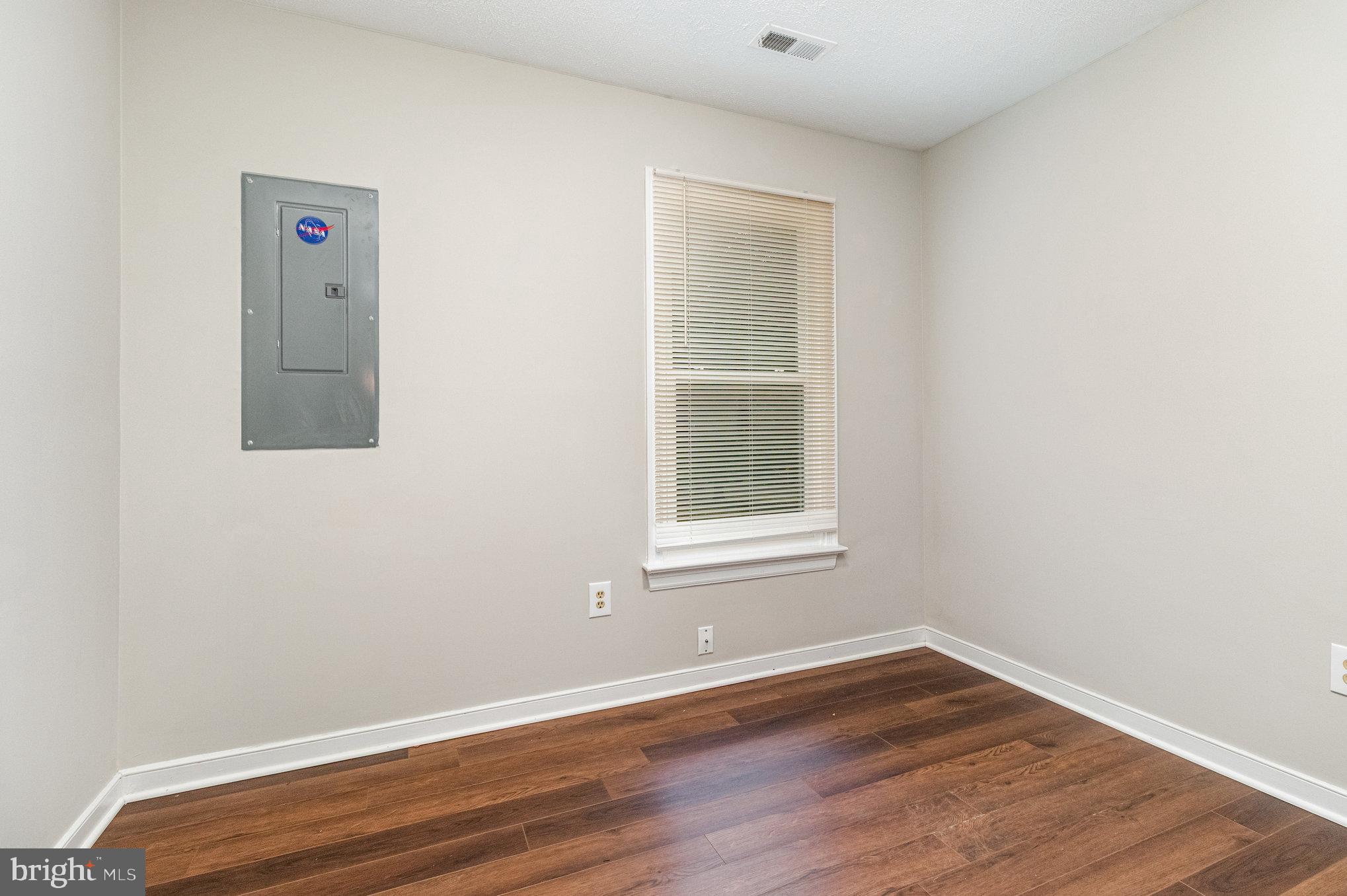 LAKE LAND OR - Residential