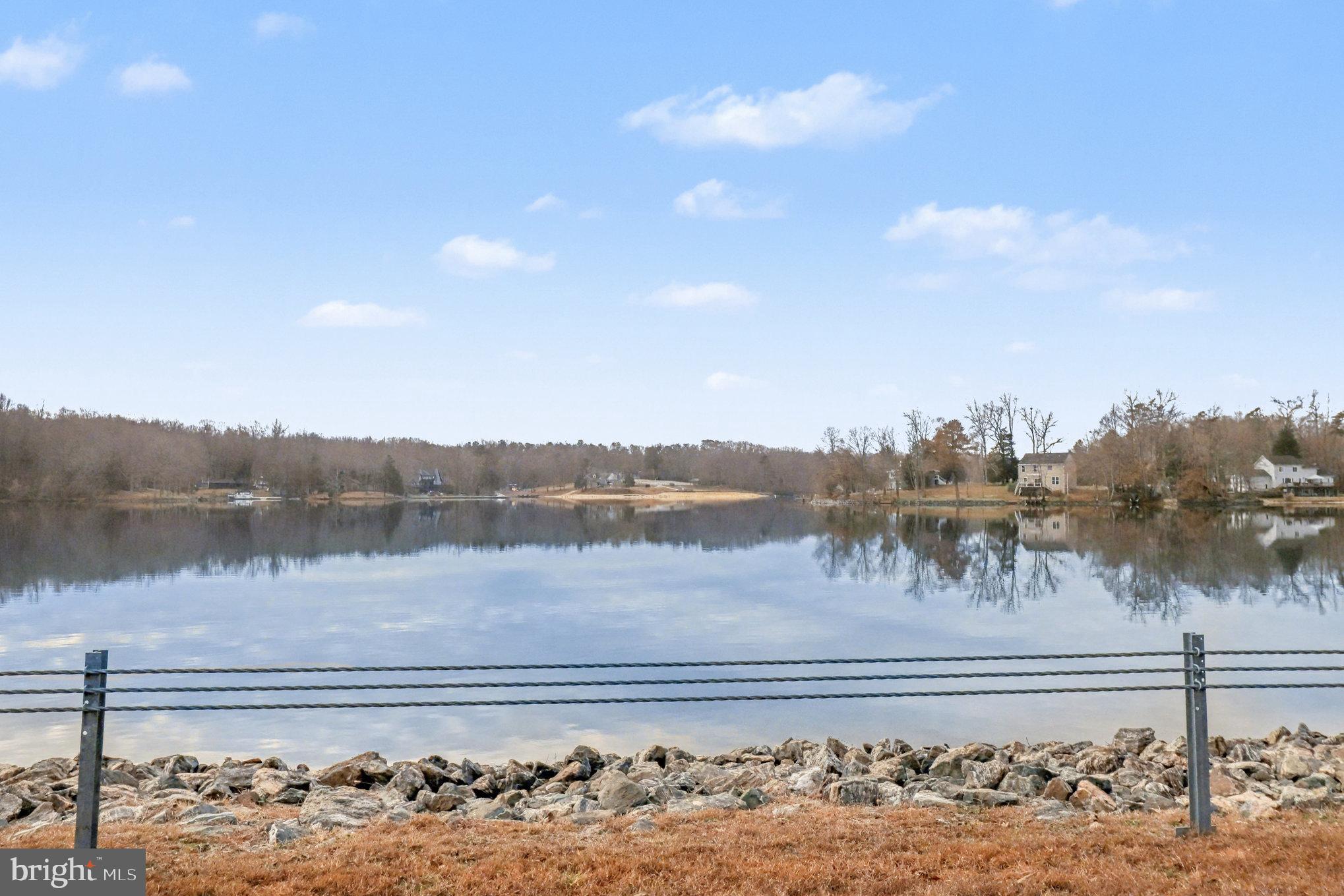 LAKE LAND OR - Residential