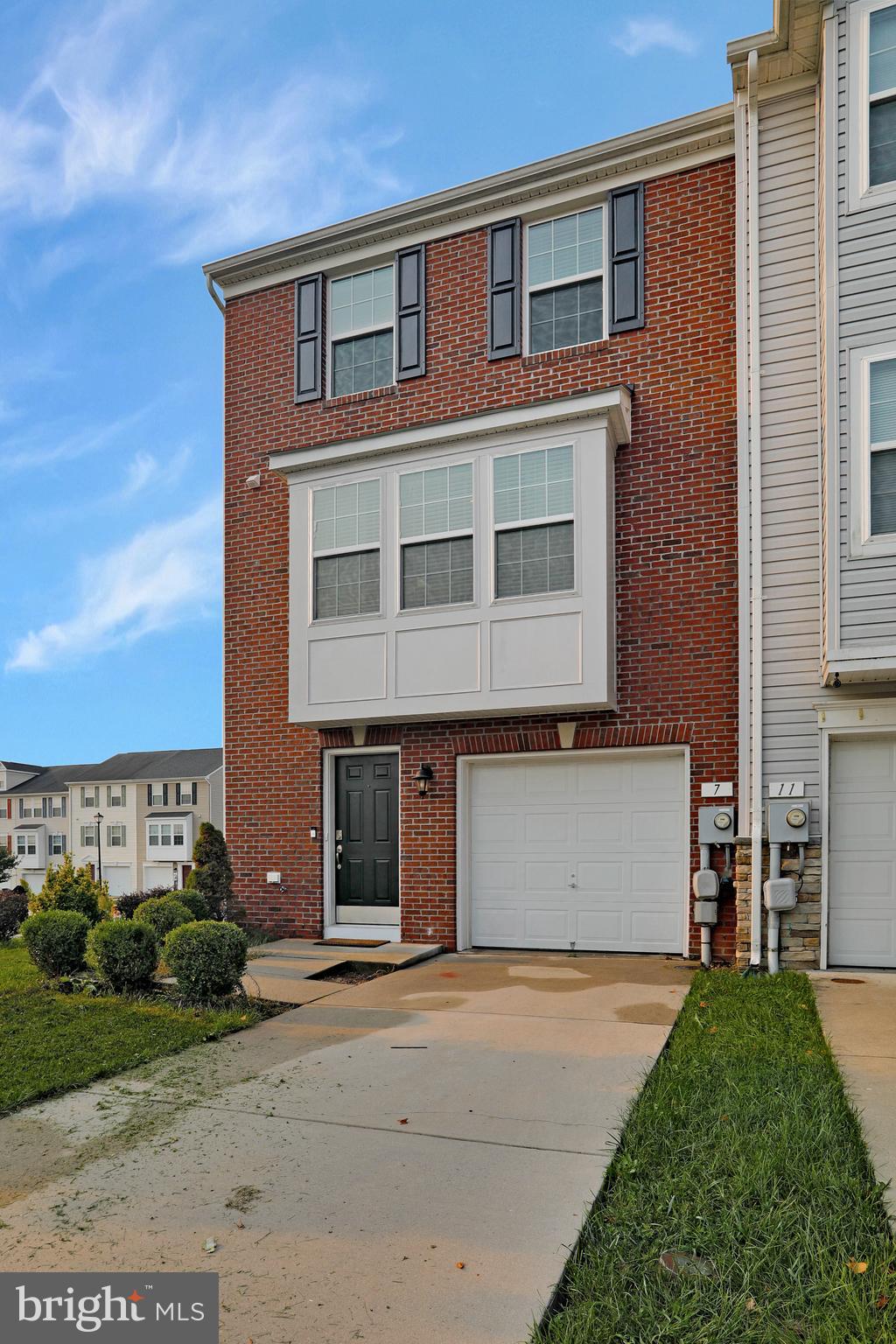 RIVERSIDE VILLAGES - Residential