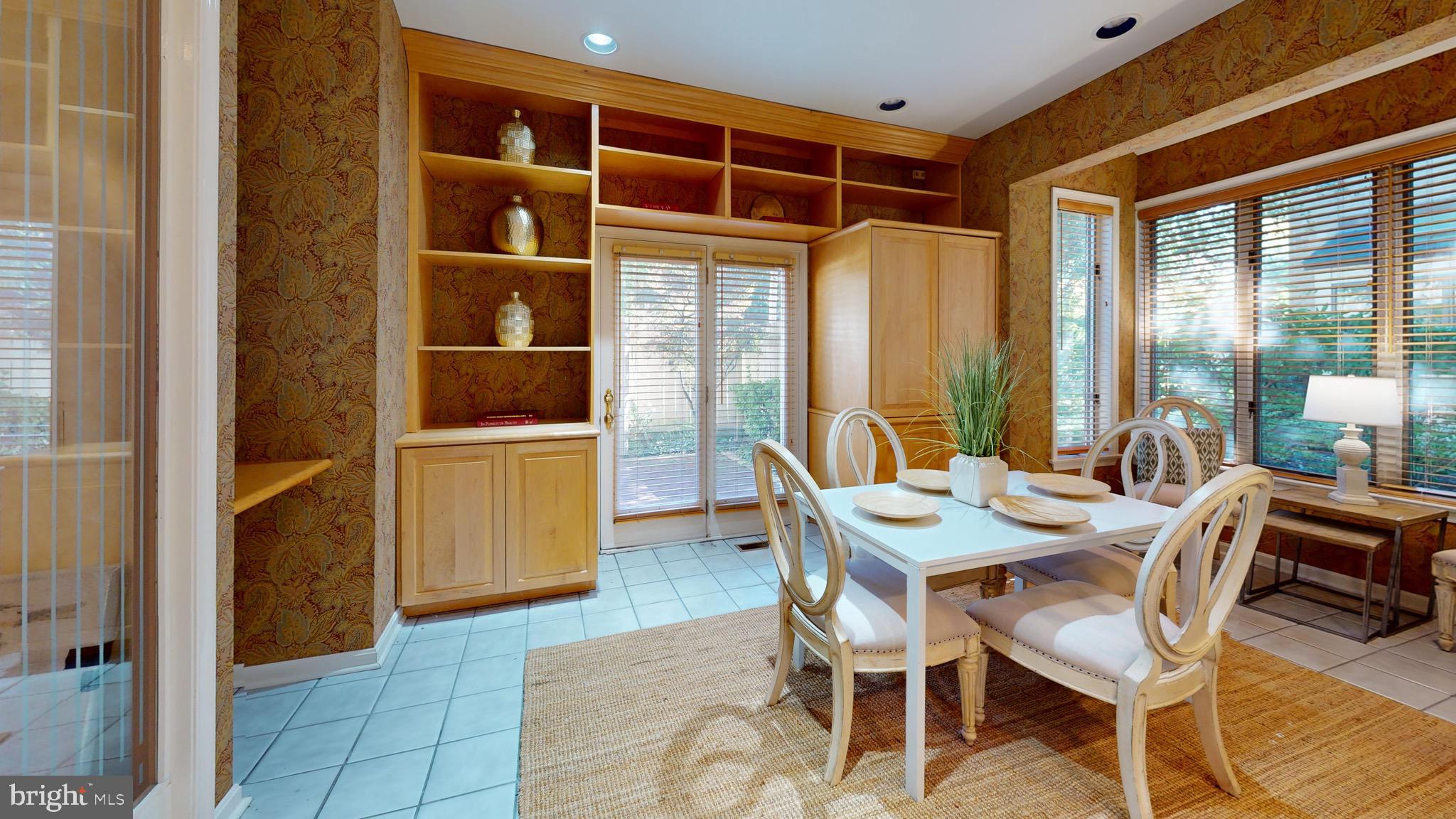 NORTH ROLAND PARK - Residential