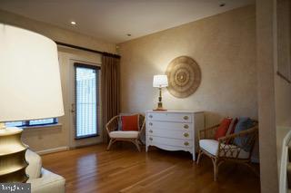 NORTH ROLAND PARK - Residential