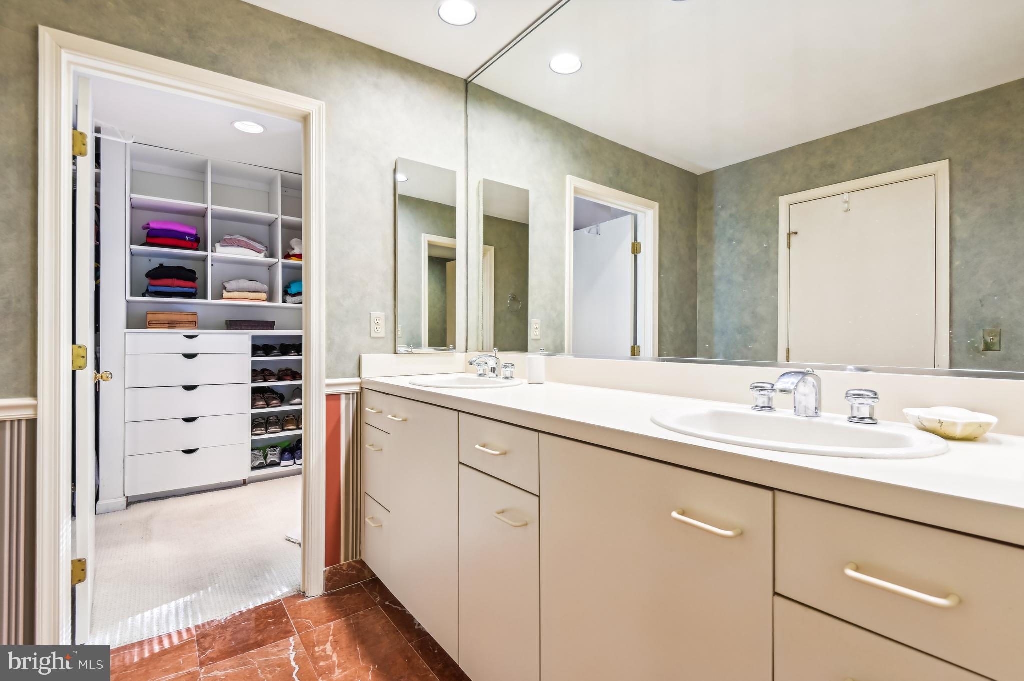 NORTH ROLAND PARK - Residential